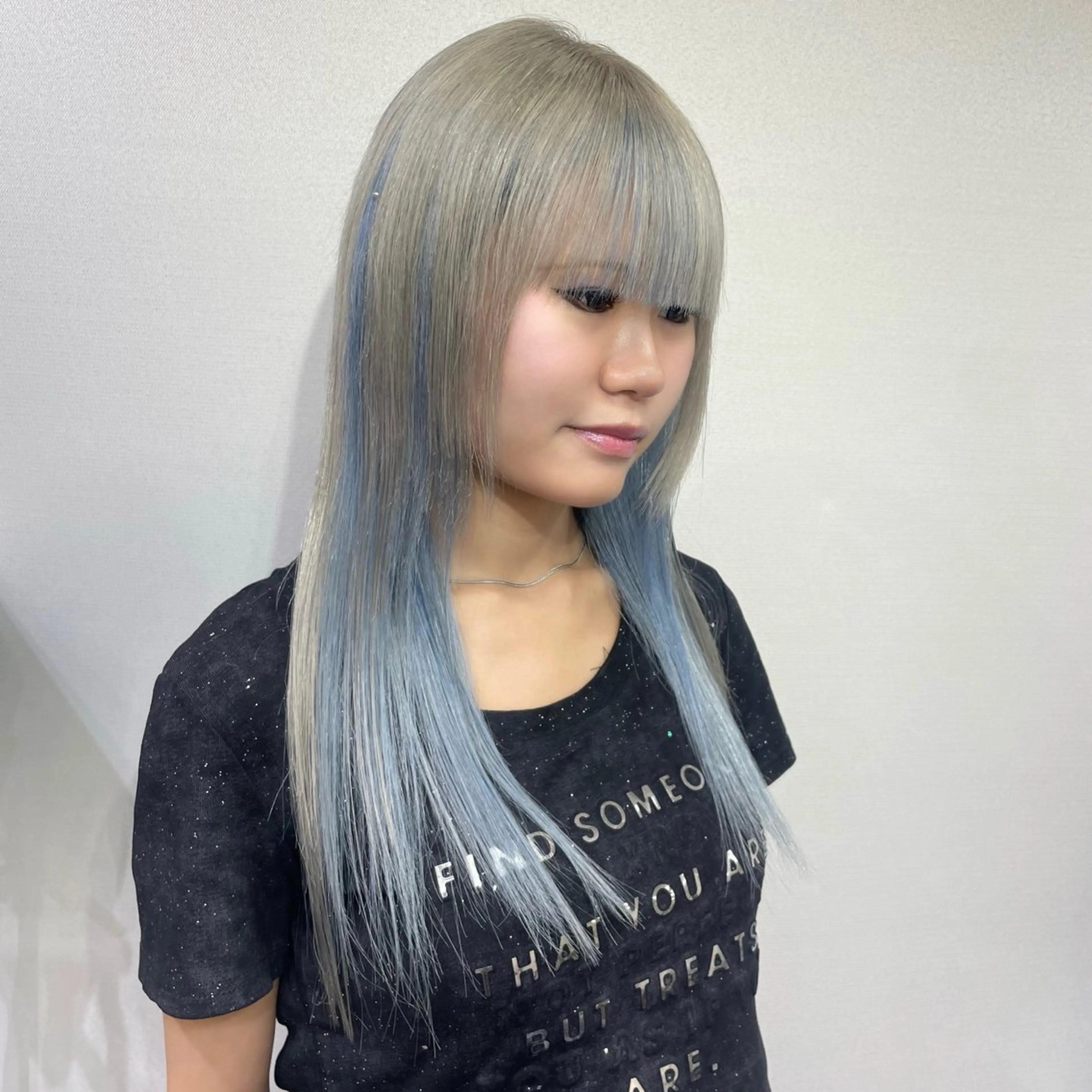 ロング カラー インナーカラー ヘアカラー Je suis heureuse Miel所属・🐩艶カラー/ chisato🌙のヘアスタイル