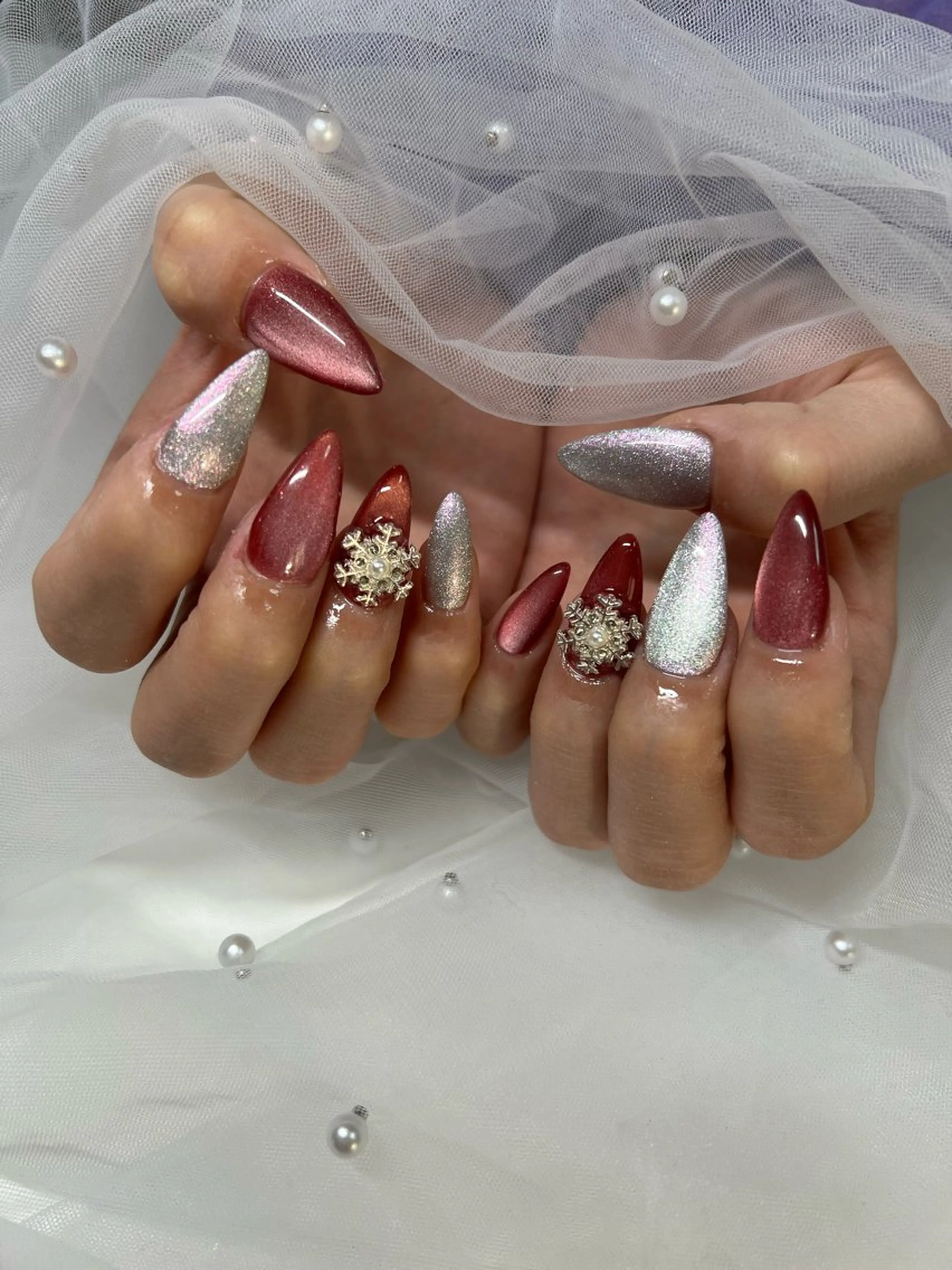 ネイル マグネットネイル 赤色 ハンドネイル 川端 京香のネイルデザイン