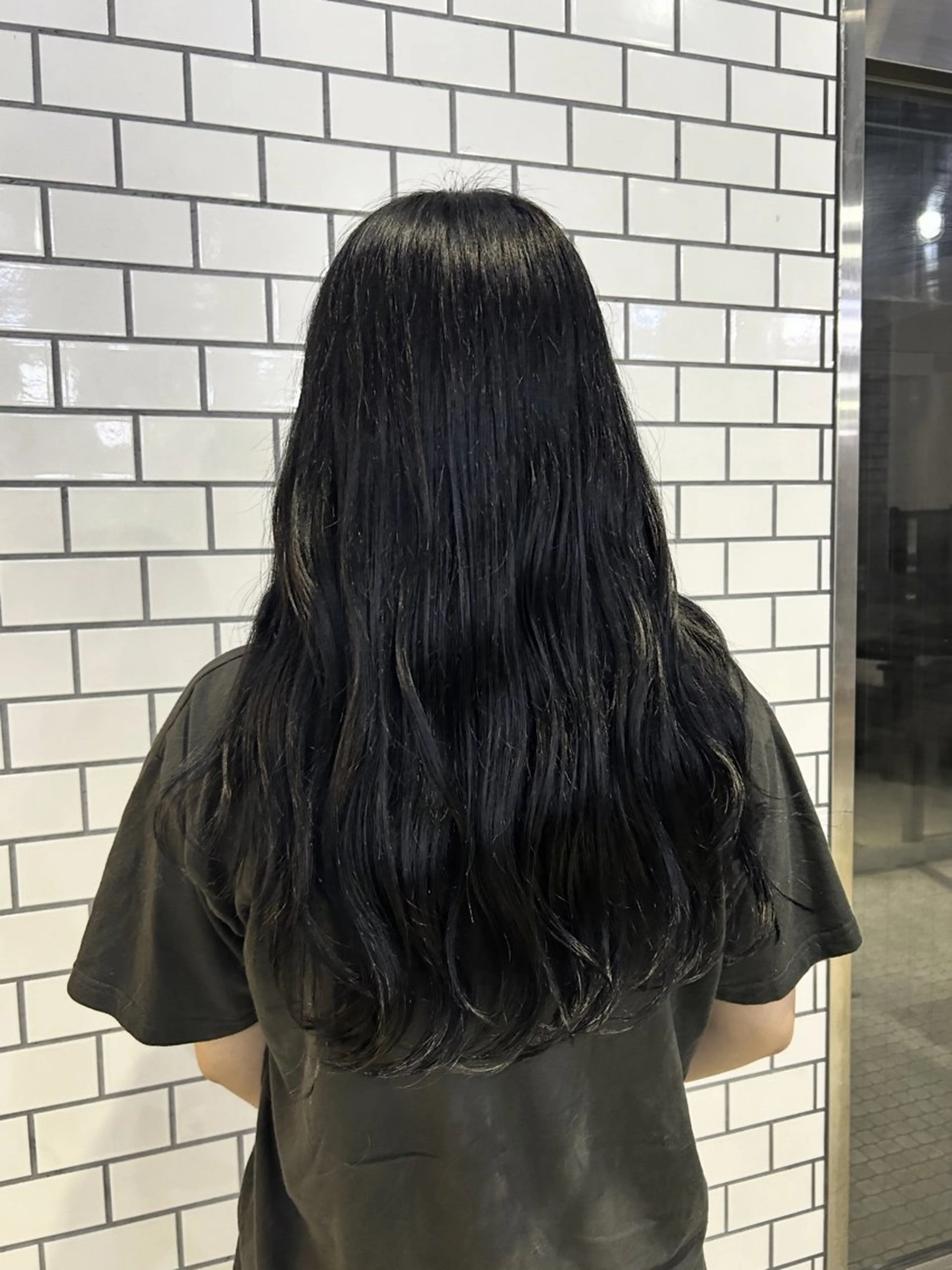 ロング カラー 黒髪 ブルーカラー ブルーブラック ヘアカラー BOOBEE所属・植吉 琉月のヘアスタイル