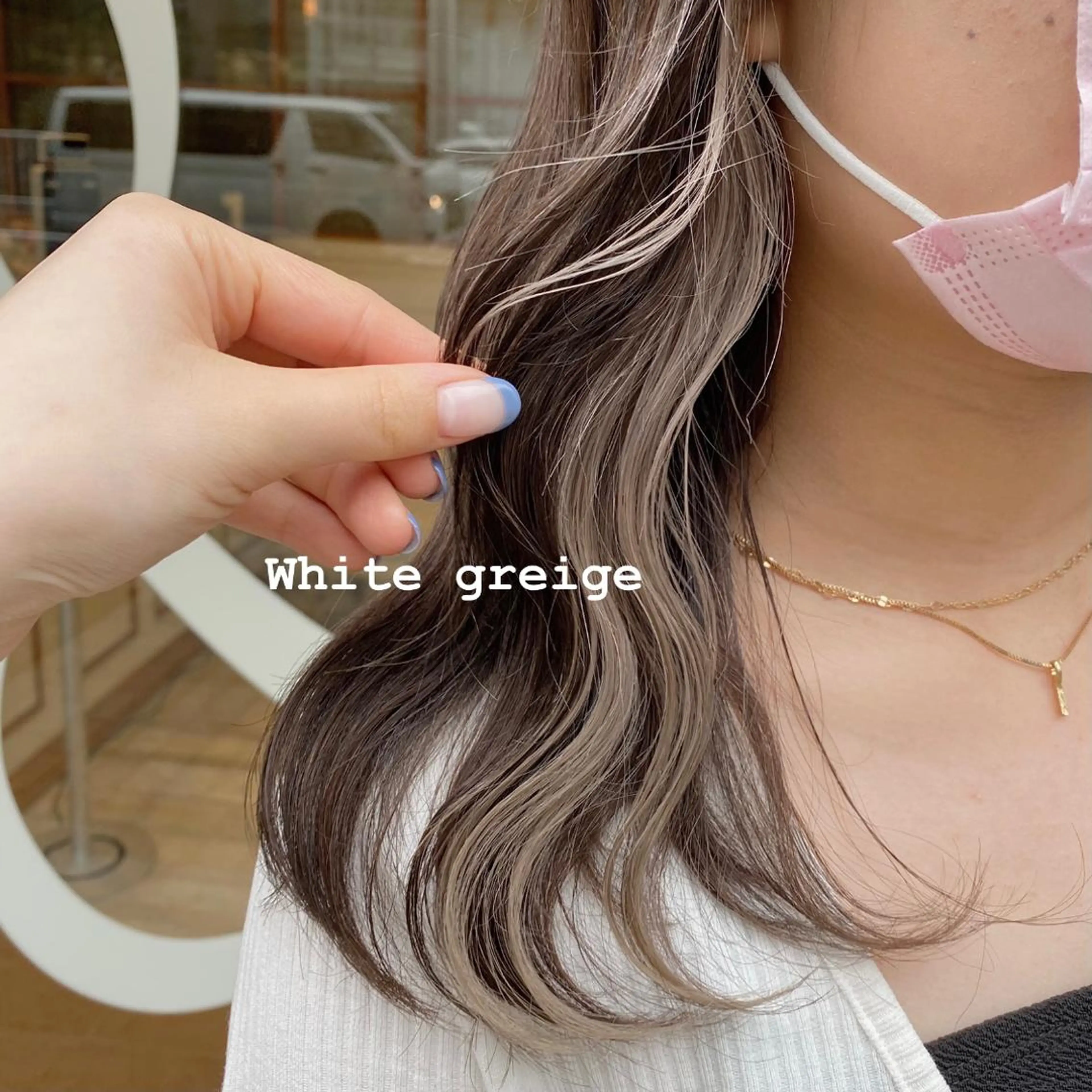 ミディアム カラー イヤリングカラー グレージュ carelly 成増店所属・ツカハラ　リリカ 👒柔らかカラー👒のヘアスタイル