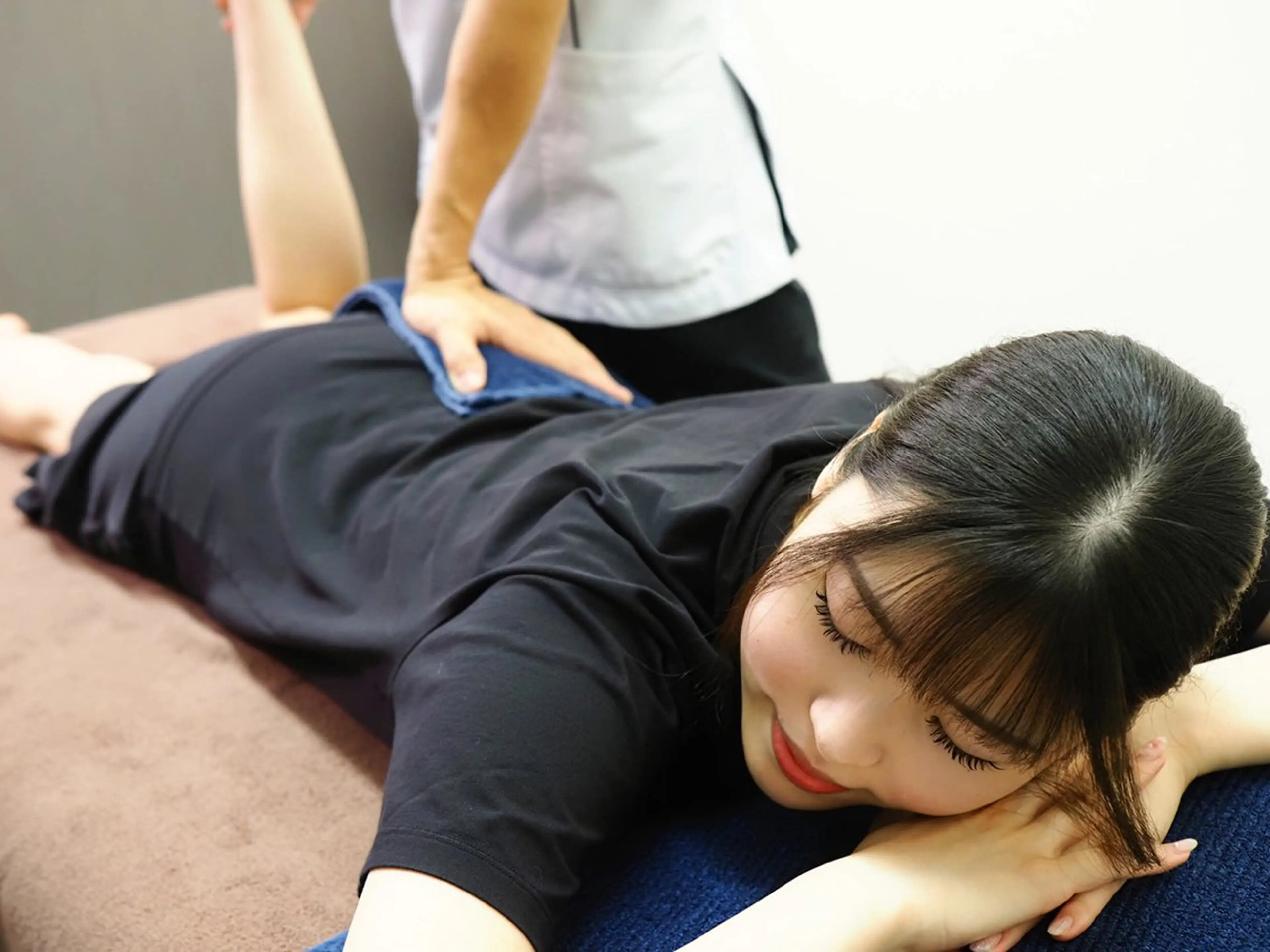 a 筋膜小顔＋全身筋膜整体[首肩/猫背/腰/骨盤/脚]の写真