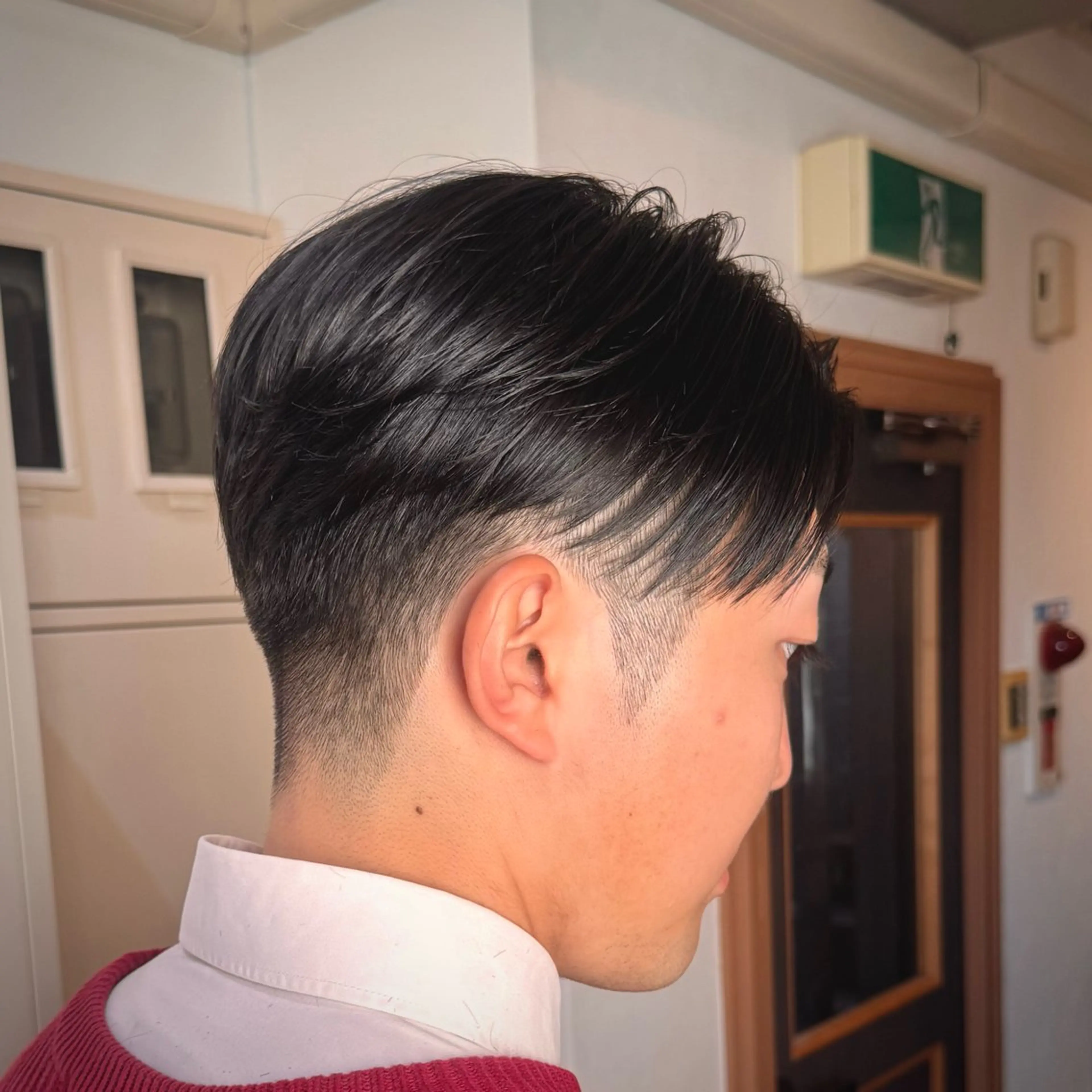 ショート メンズ センターパート 刈り上げ ショートヘア カット GLADMAN'S CUT CLUB 立川所属・メンズ特化✂️ 三上のヘアスタイル