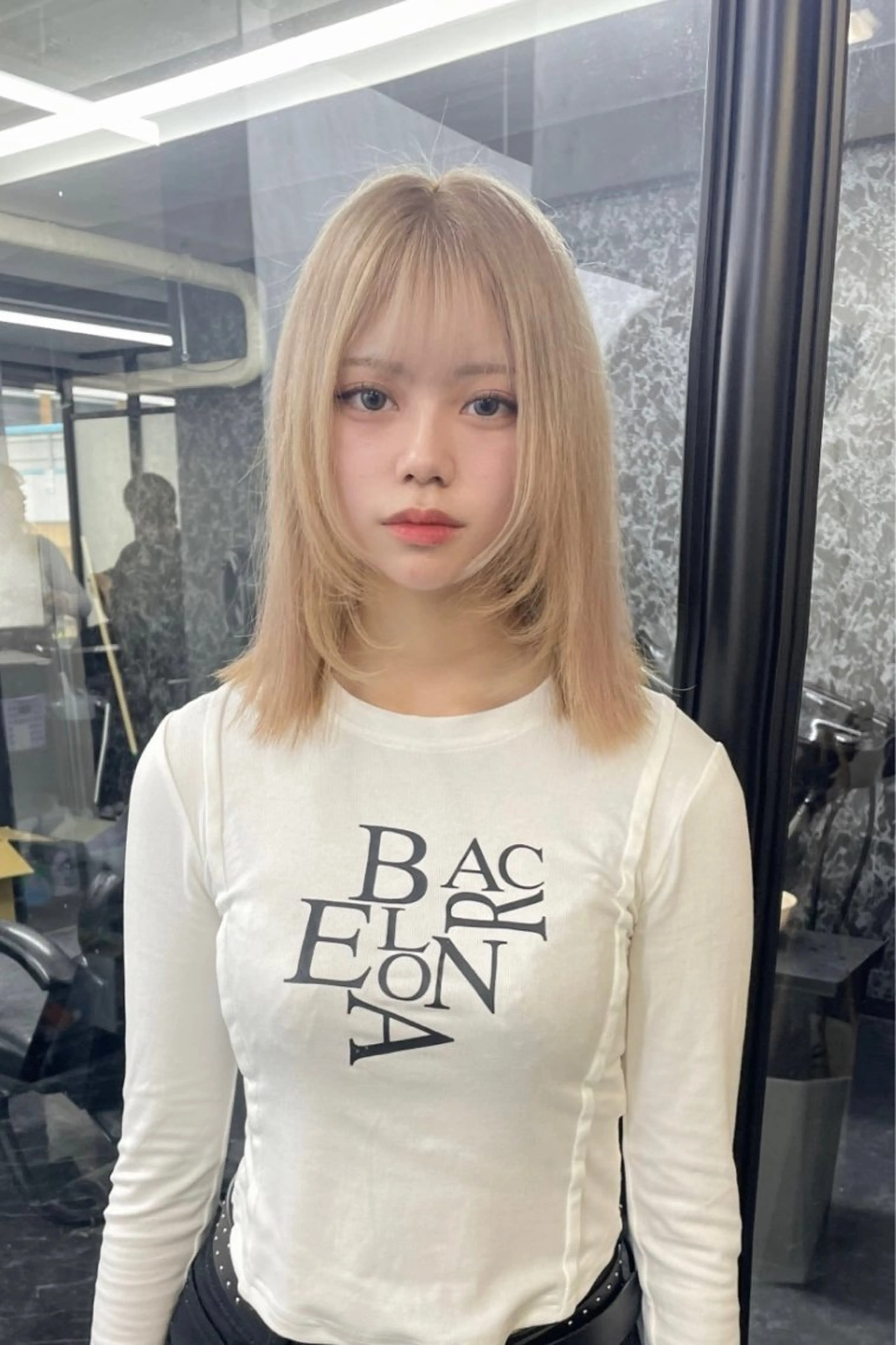 ミディアム カラー レイヤーカット Ria OSAKA　梅田所属・マリカ🦋韓国 ハイトーン/エクステのヘアスタイル