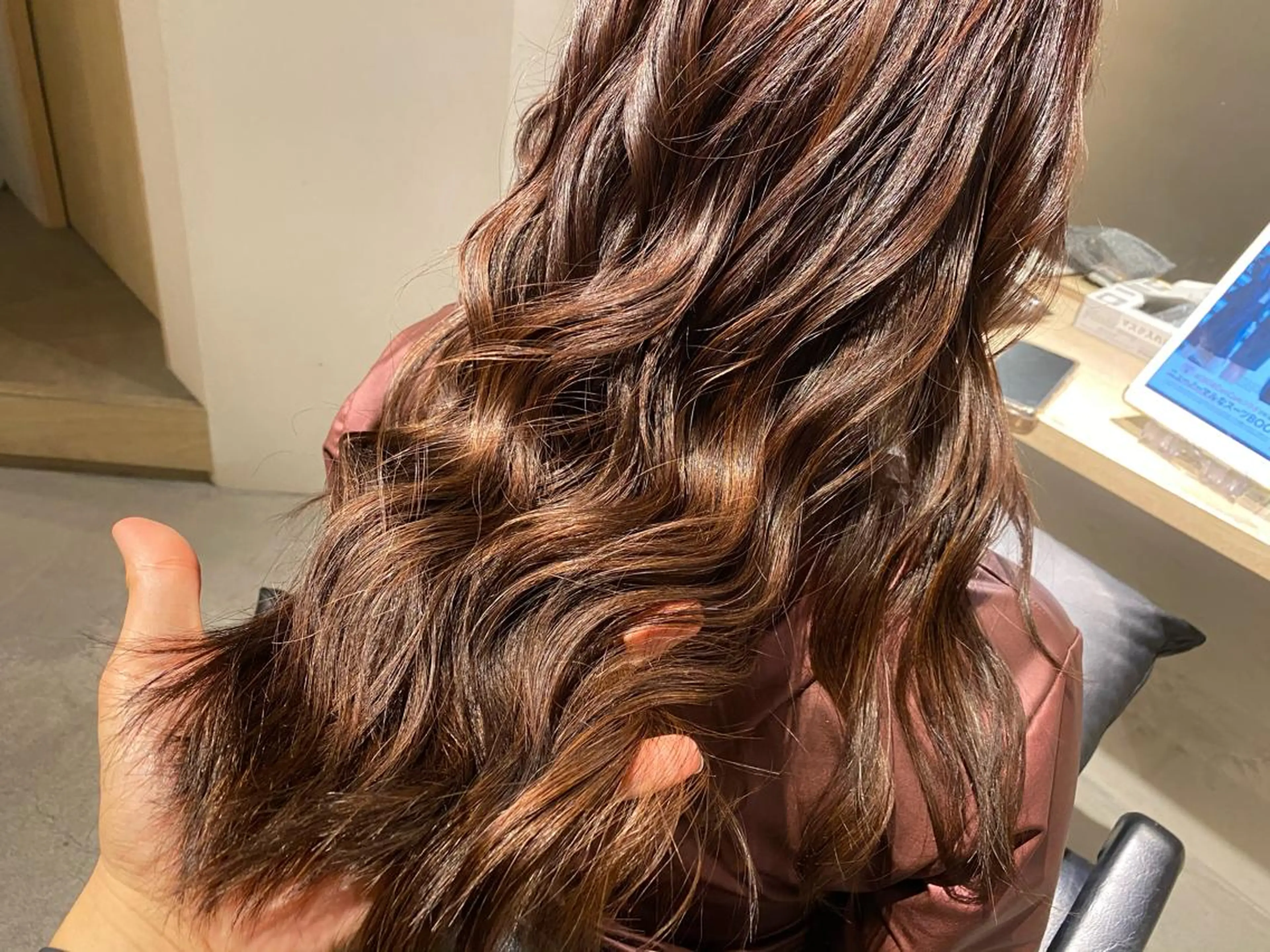 ロング カット ヘアカラー トリートメント 近野 浩隆のヘアスタイル