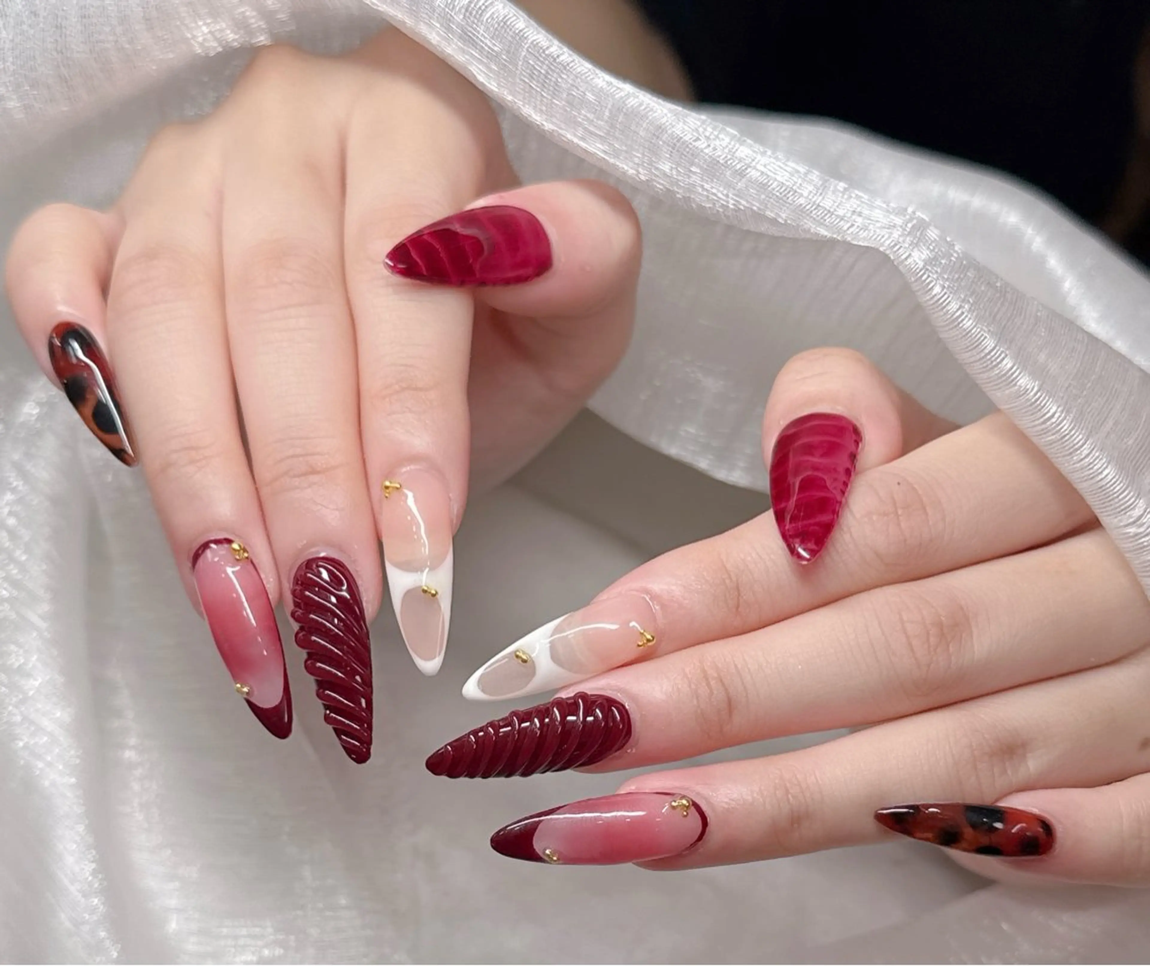 ネイル オーロラネイル チークネイル 長さ出し フットネイル フレンチネイル ハンドネイル Lee Ainのネイルデザイン