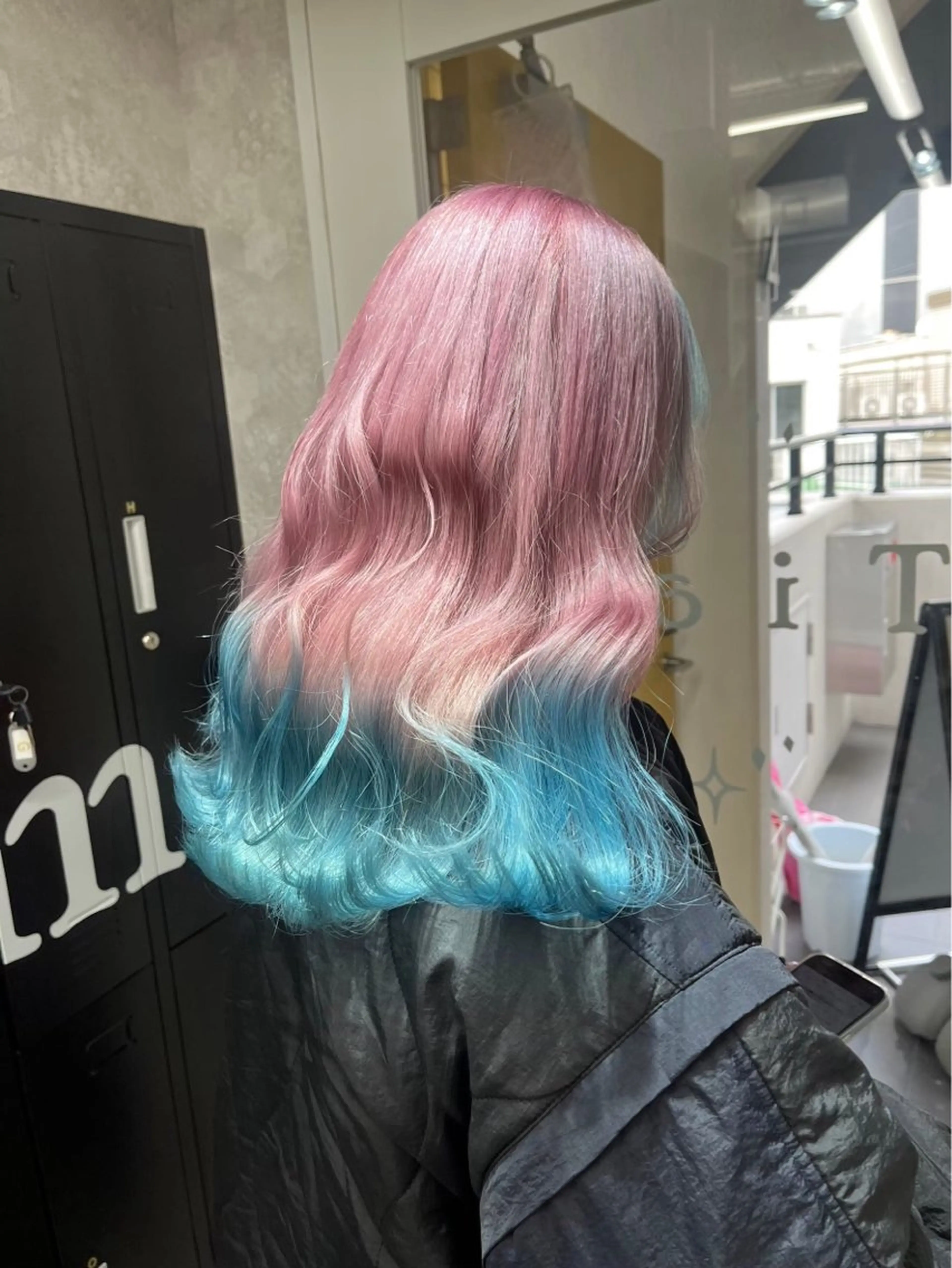 ロング カラー ヘアカラー トリートメント 🌥️かずき🌥️ 寒色.デザイン特化のヘアスタイル