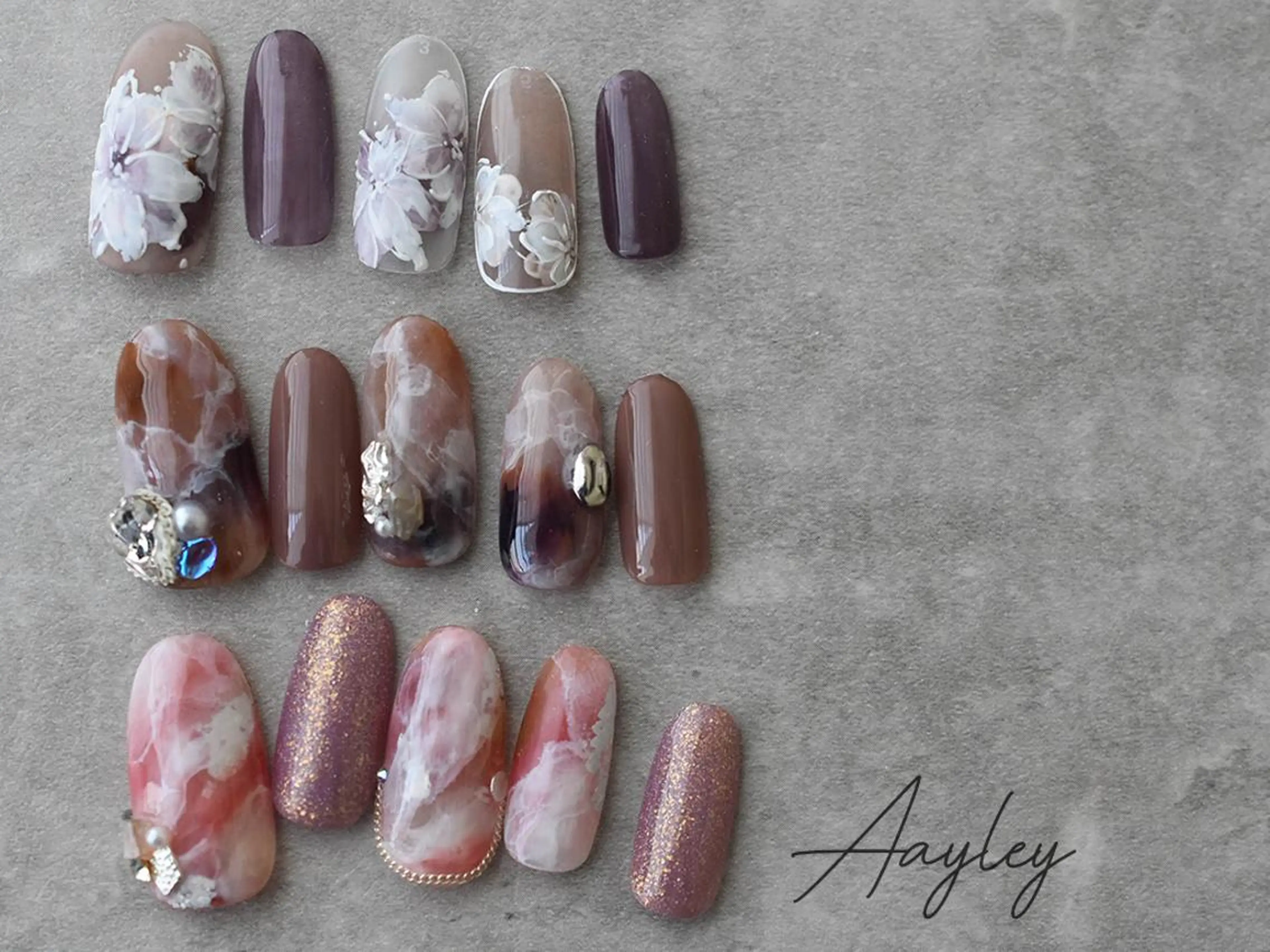 セミロング カラー ネイル Aayley(アイリー)Salon所属・Aayley アイリ―サロンのネイルデザイン