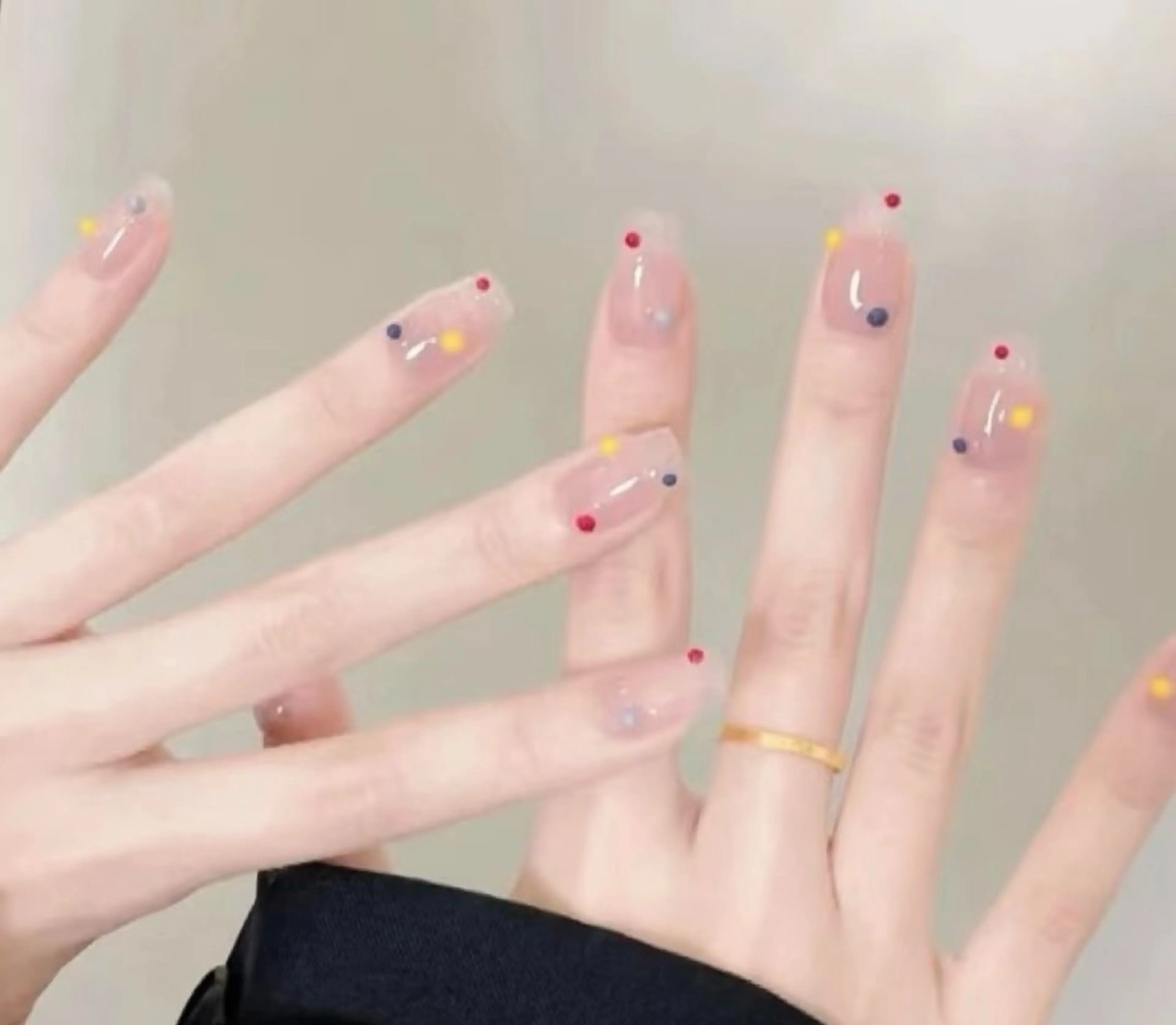 ネイル 高木 維麗絲のネイルデザイン