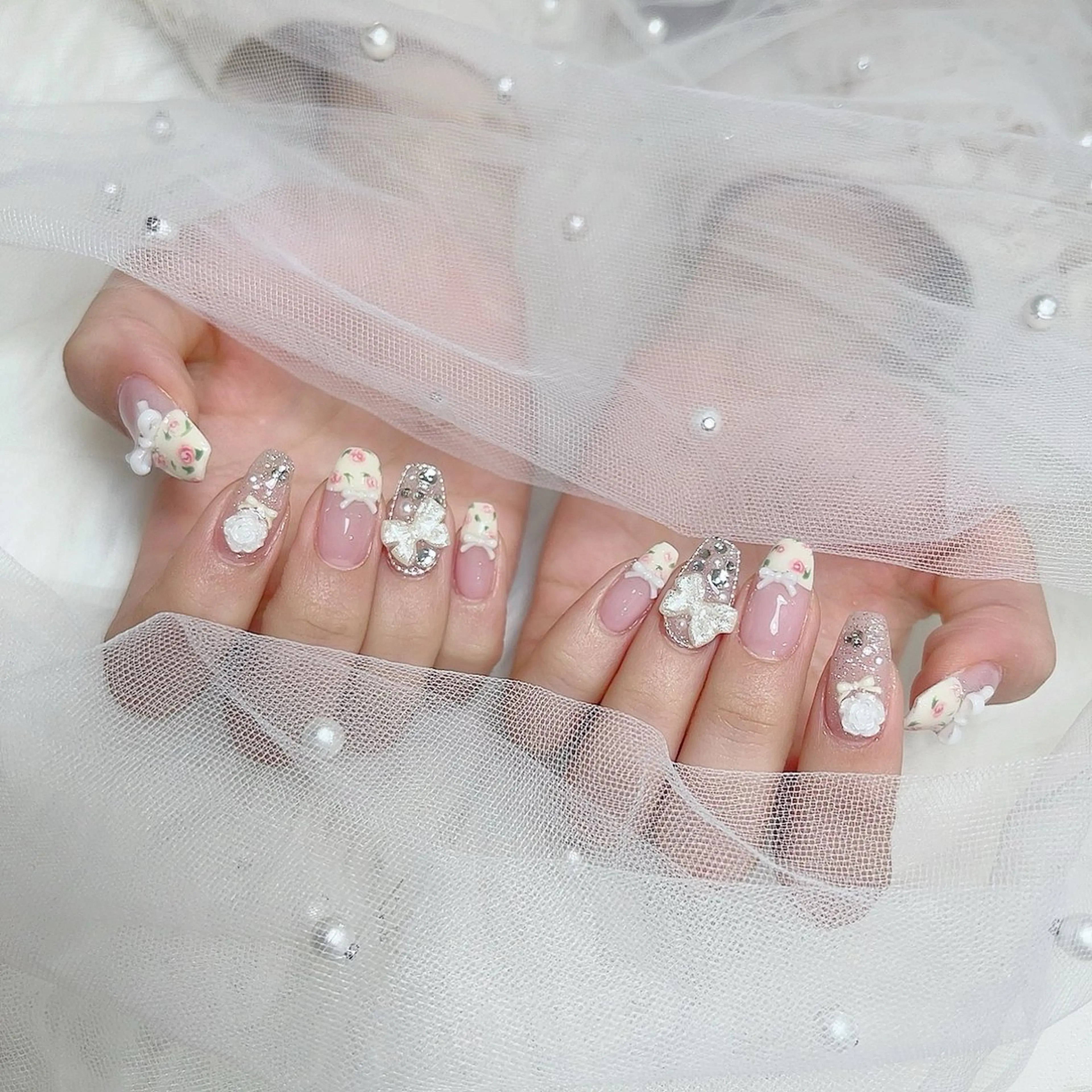 ミディアム ハンドネイル Chiin Nailのネイルデザイン