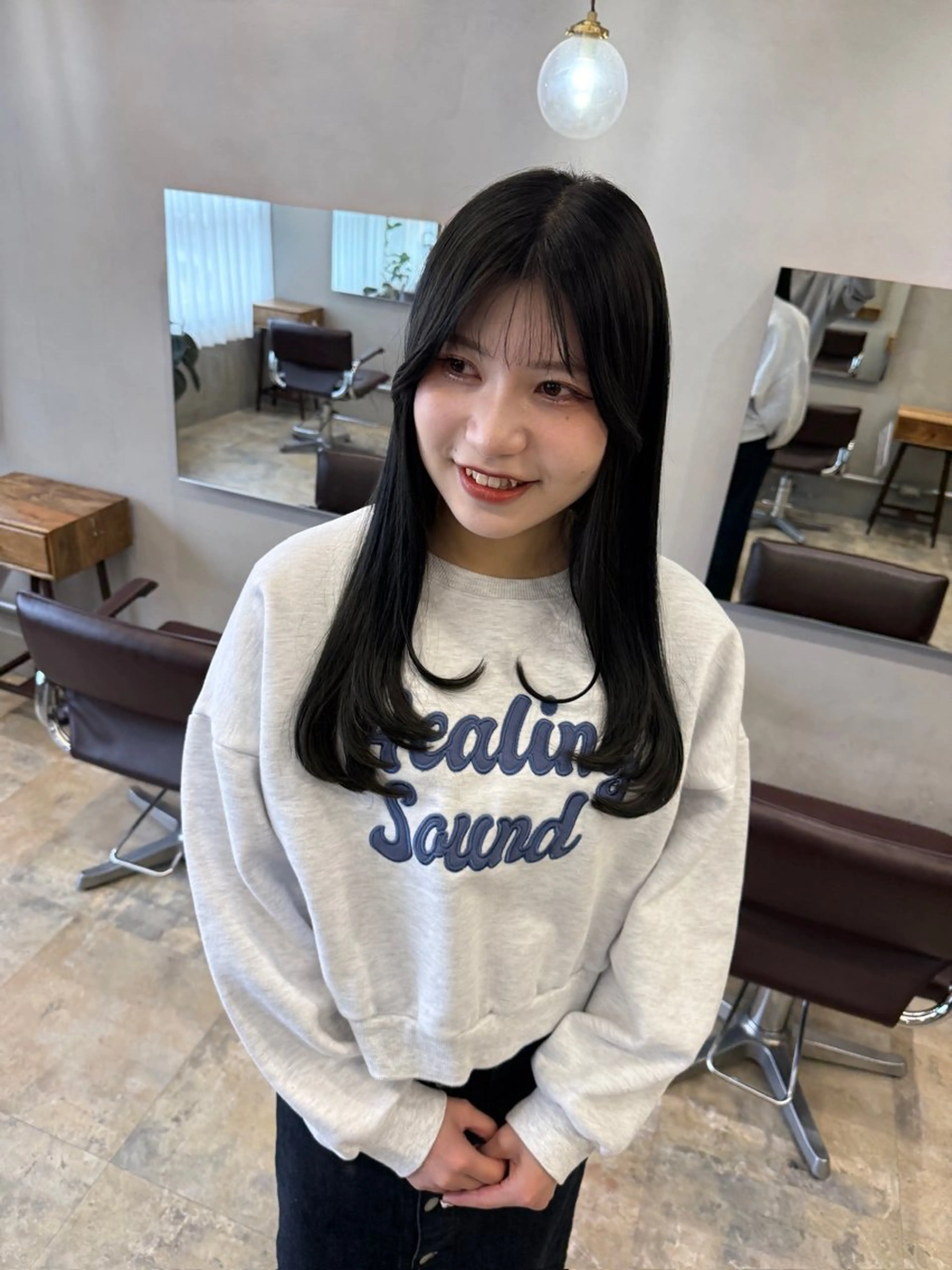 ロング 寺下 璃桜のヘアスタイル