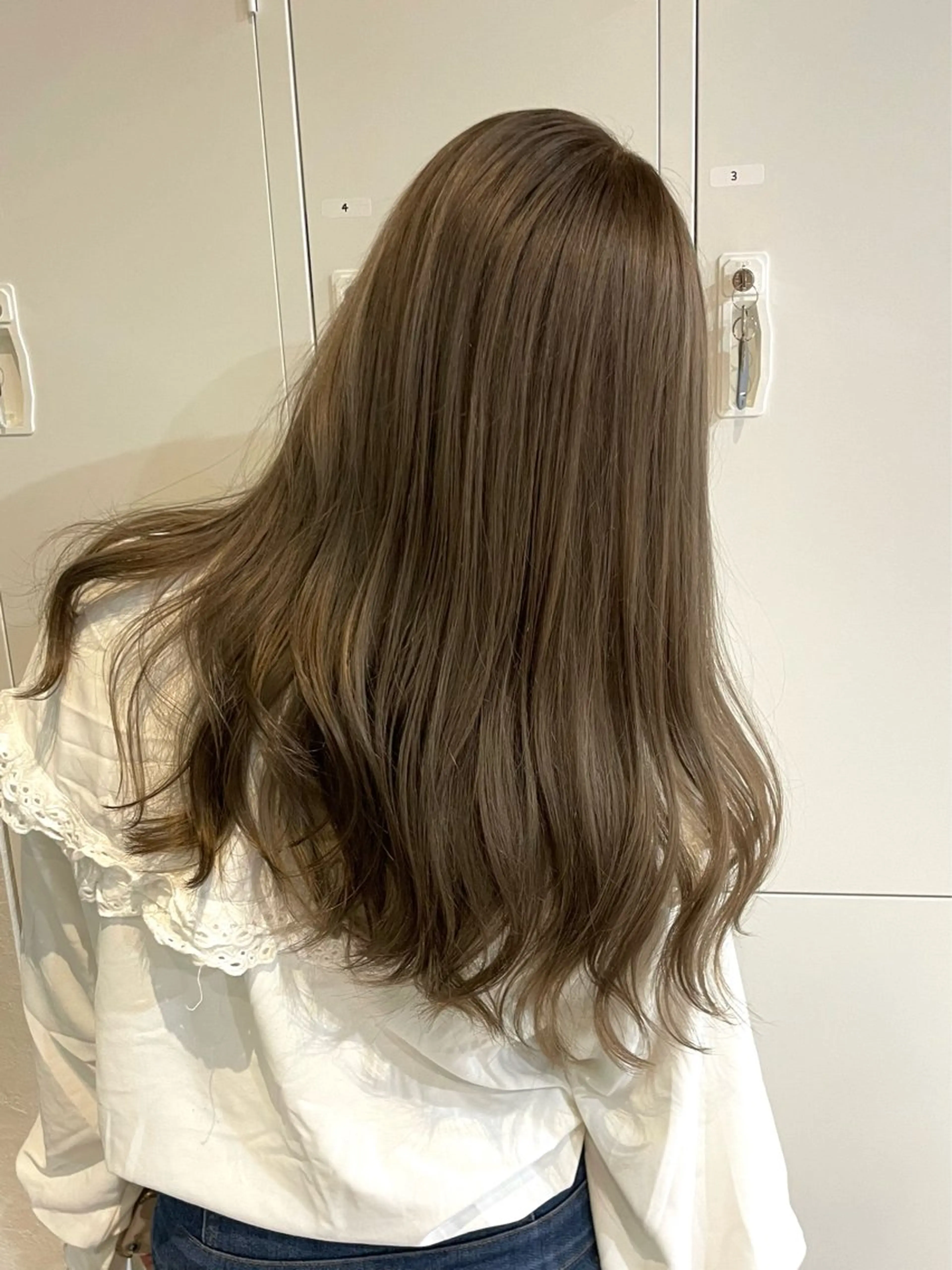 セミロング 韓国/透明感 Veluaのヘアスタイル