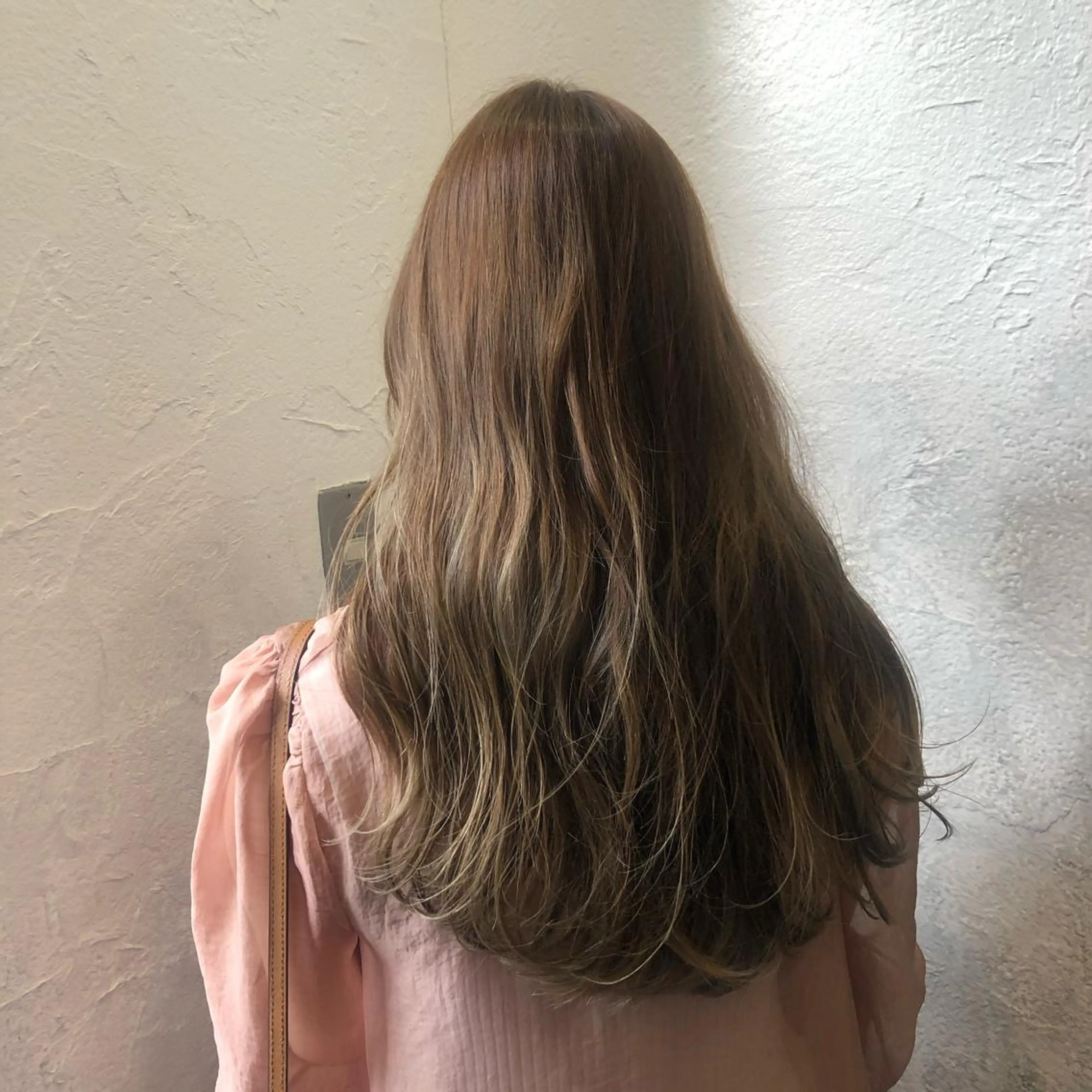 ロング カラー ベージュカラー ミルクティーベージュ カット ヘアカラー Bei Licoldo.Atole  ベイリコルド アトリ所属・ブリーチ、縮毛 髪質改善　宮城一真のヘアスタイル