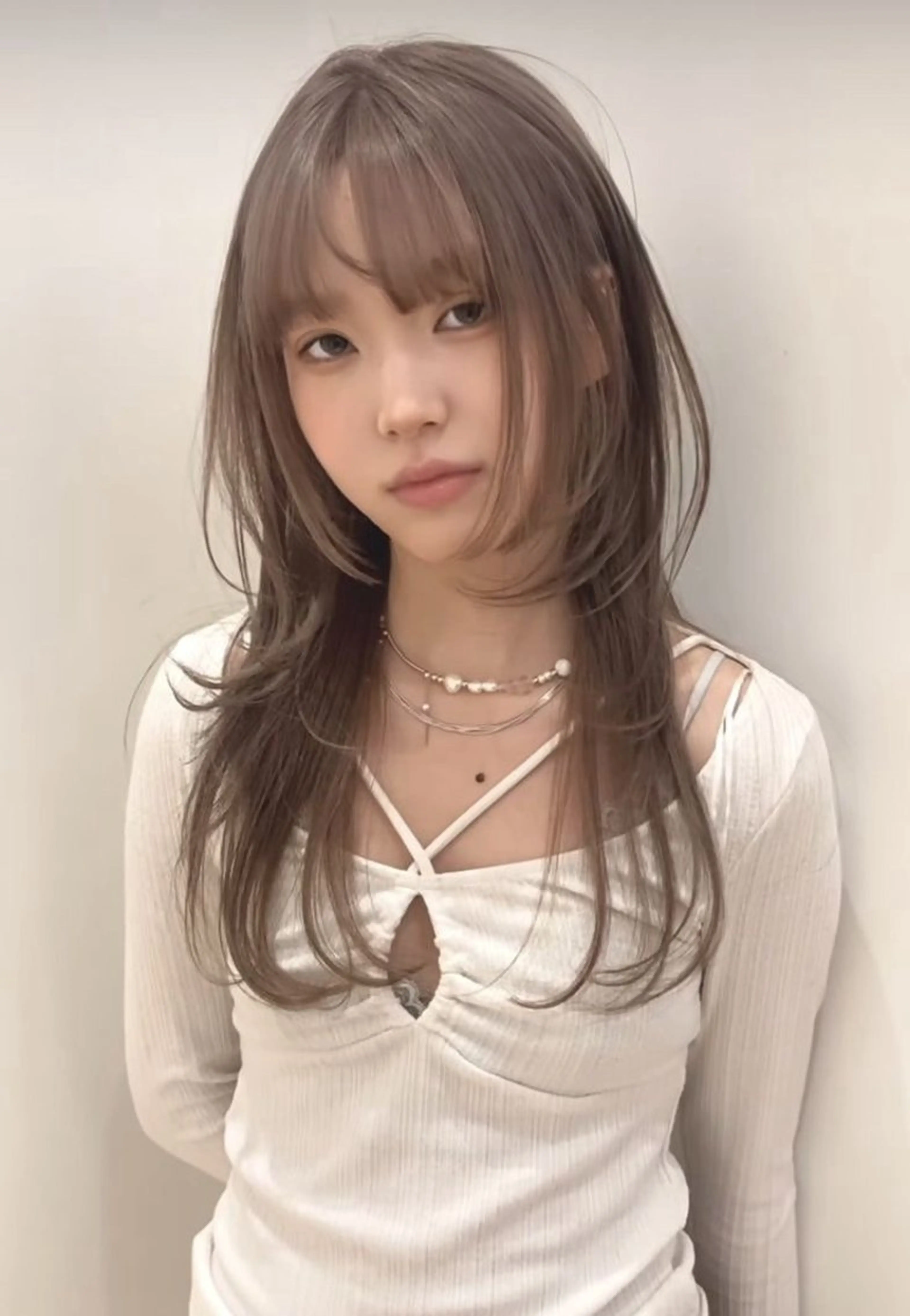 ロング レイヤーカット サキ🤍ハイトーン 🩰くびれ巻きヘアのヘアスタイル