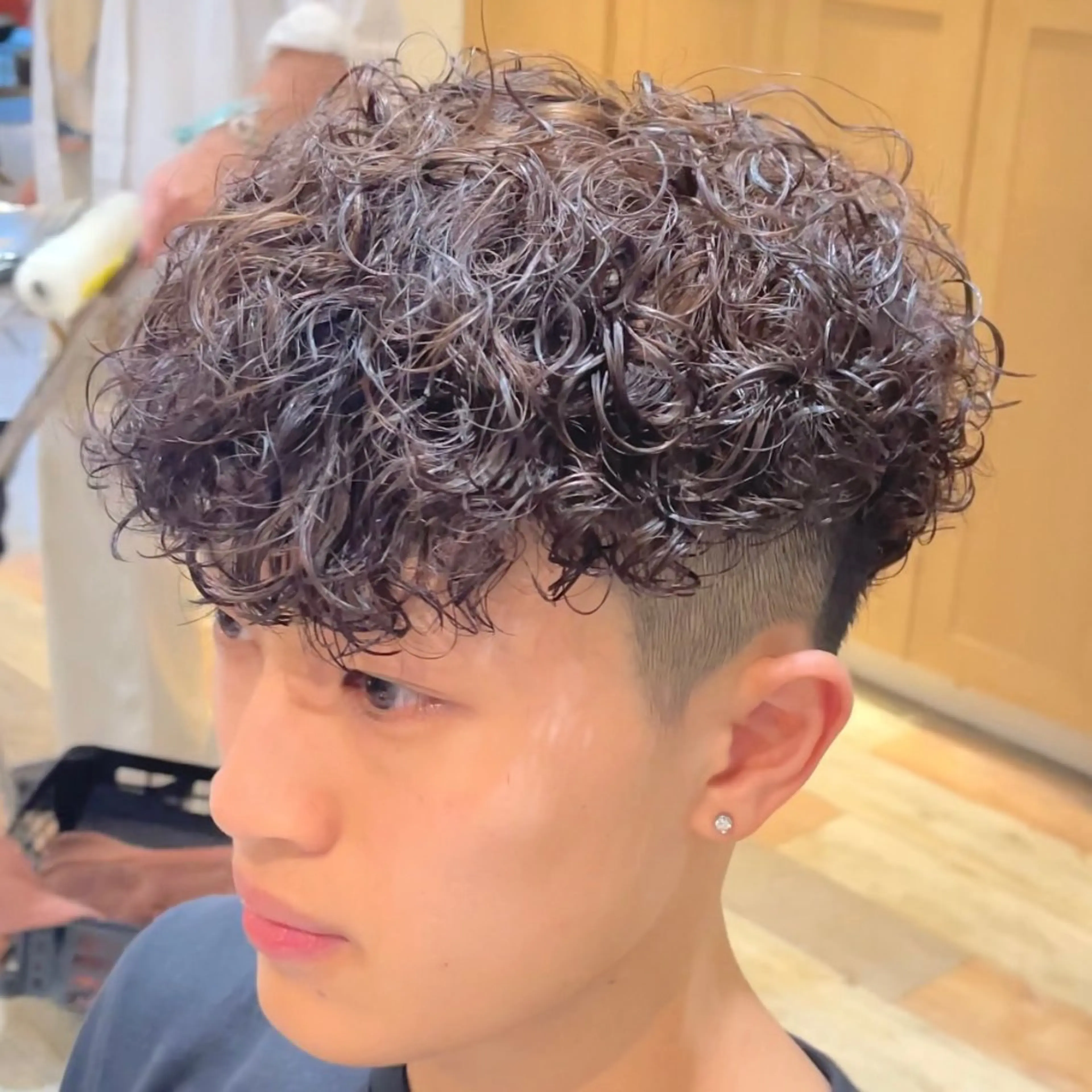 パーマ メンズ カット パーマ メンズサロン🔥 プリストオオサカのヘアスタイル