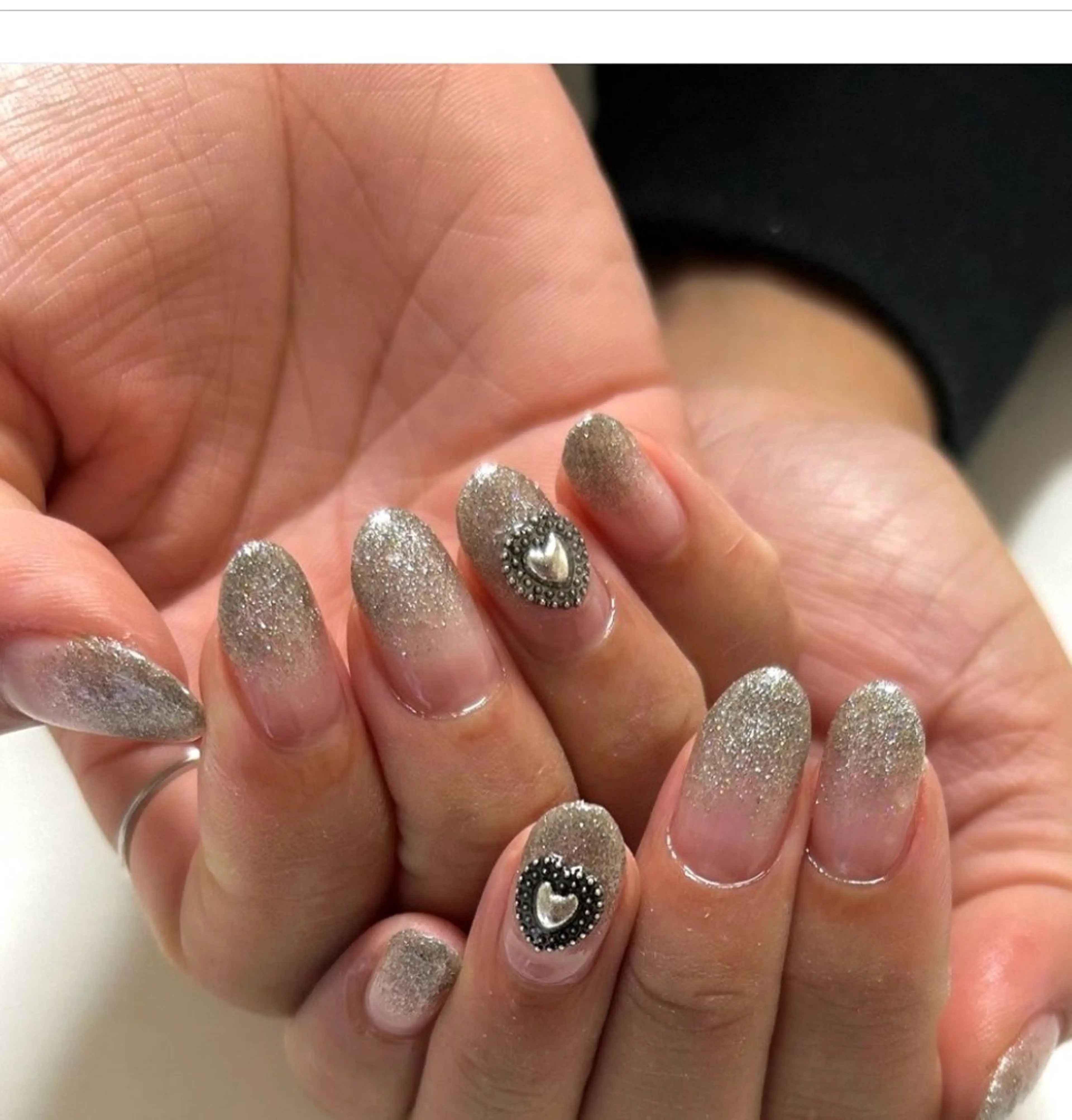 ワンカラー・ラメグラ オフありの写真