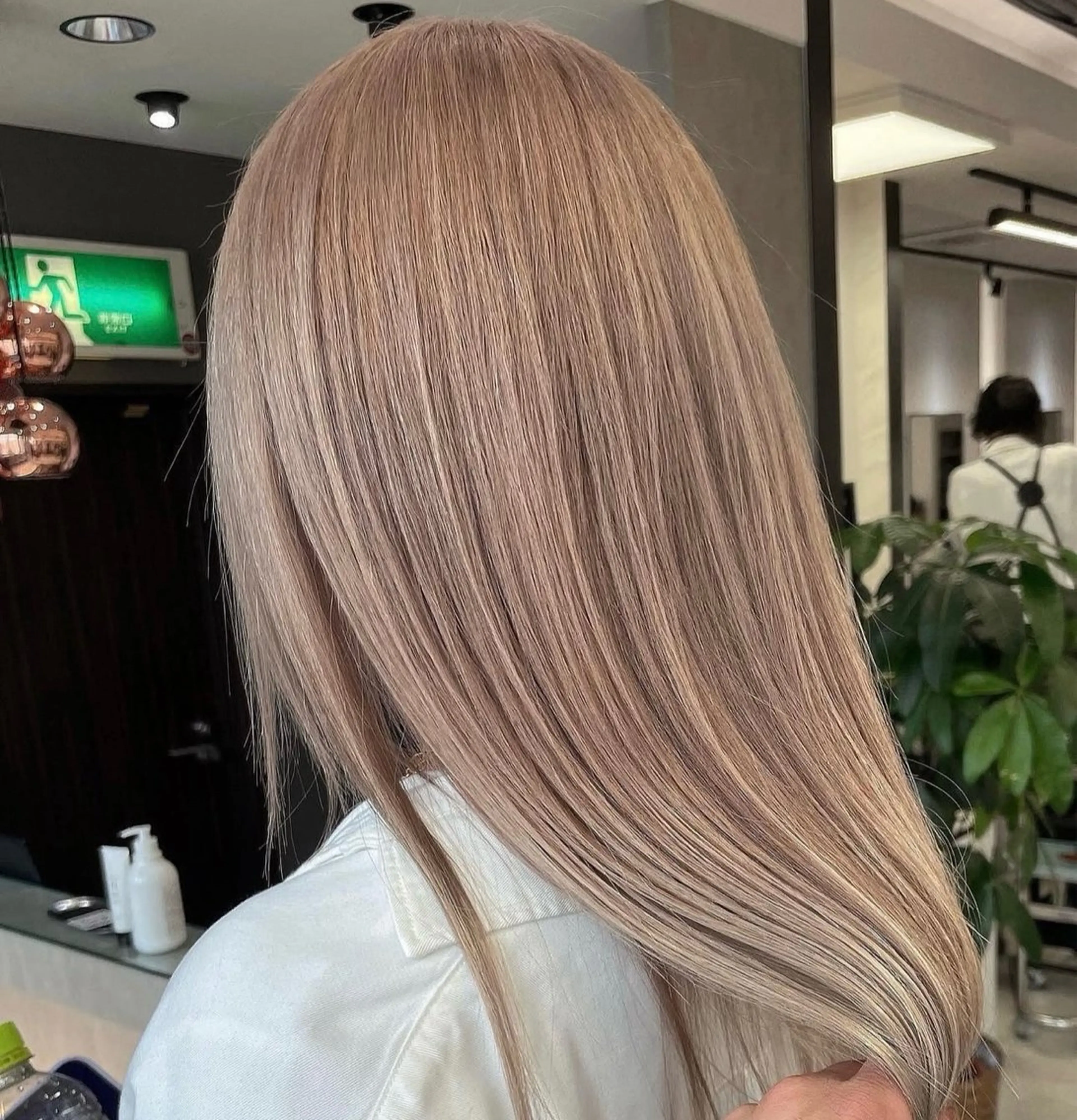 セミロング カラー AiM/天神大名/ Miharu ྀིのヘアスタイル