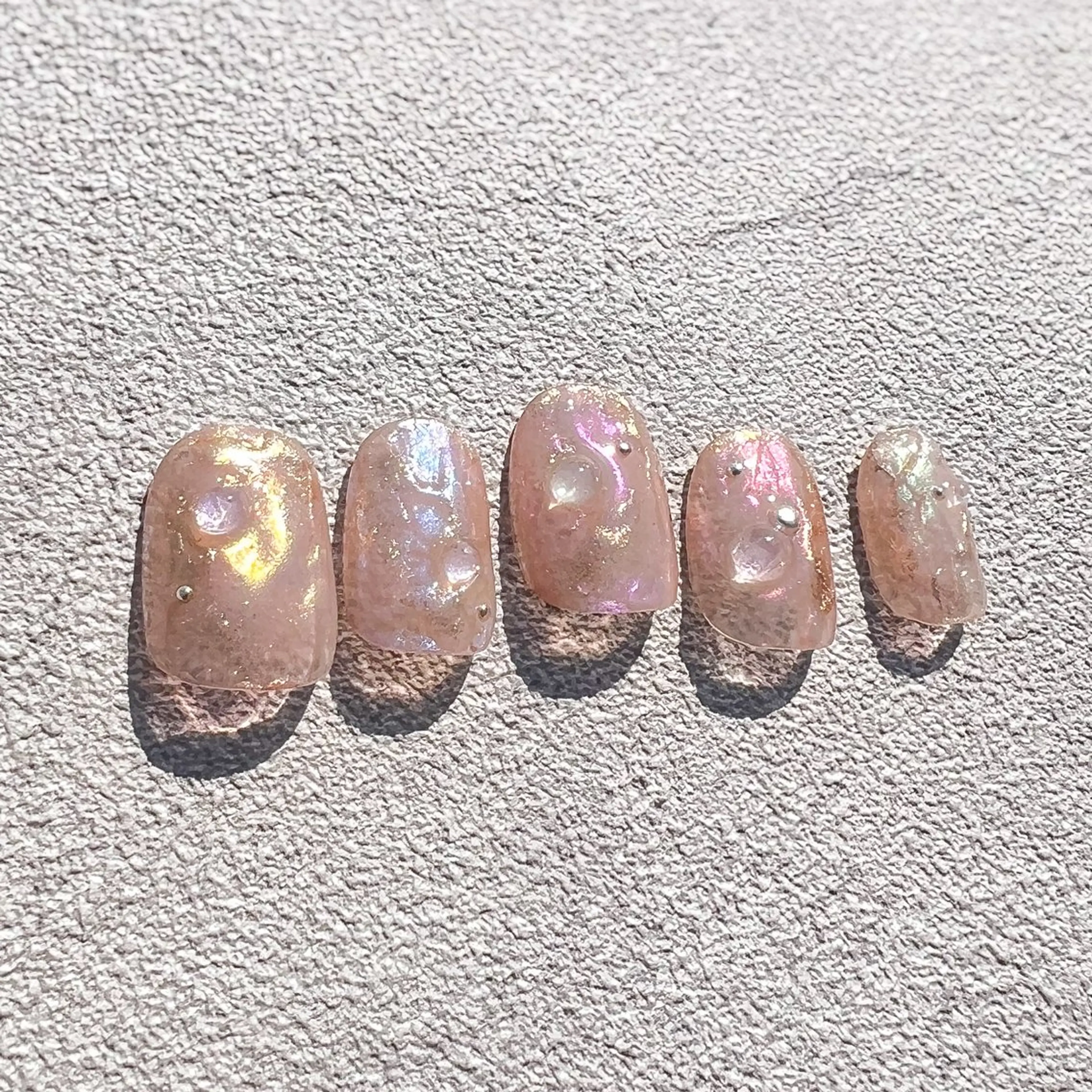 ネイル オーロラネイル ミラーネイル ニュアンスネイル シルバー ハンドネイル pointillé .ayaのネイルデザイン