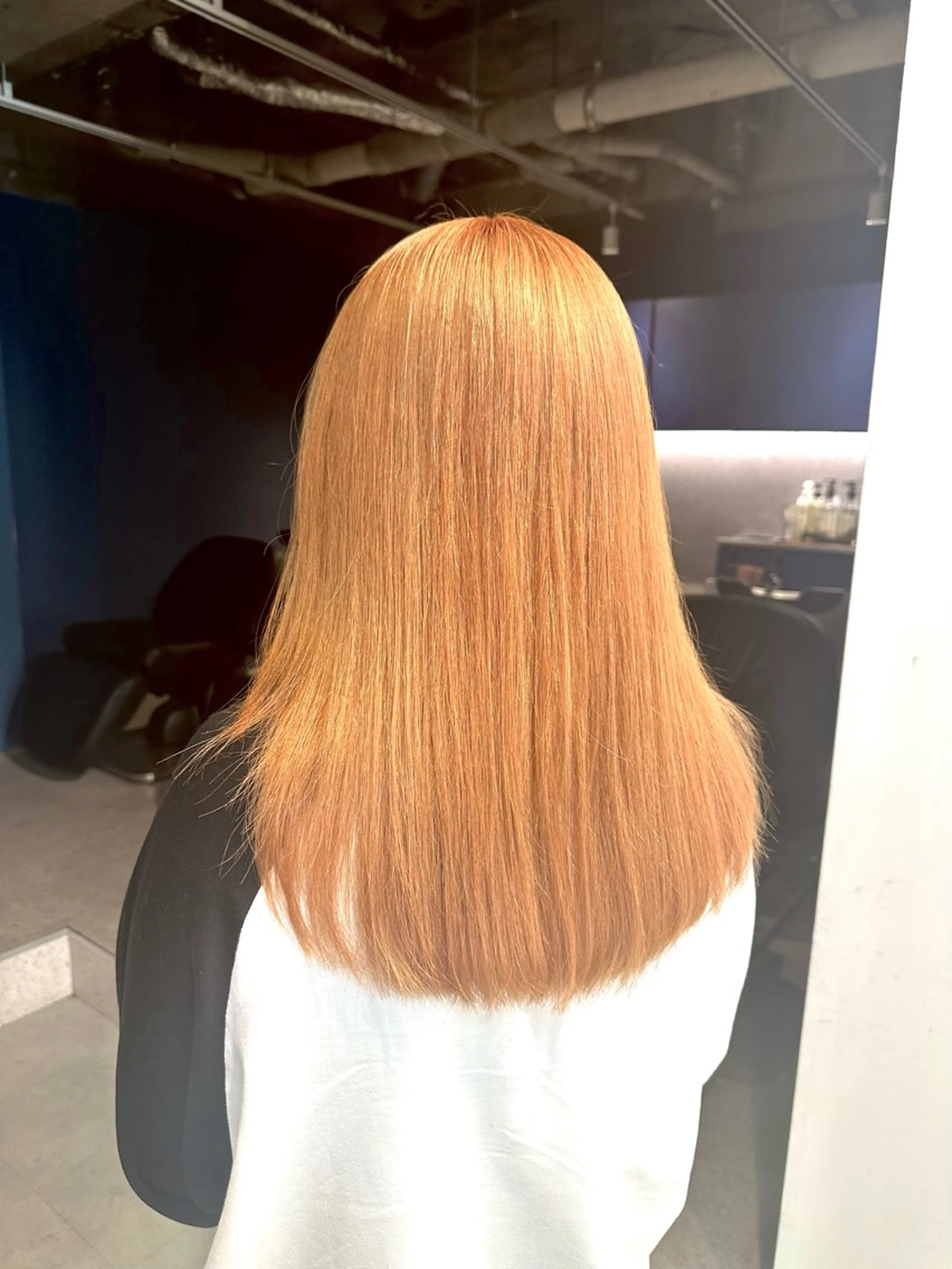 セミロング カラー ヘアカラー トリートメント 💖ハイライト/ハイ トーン💖MIKIのヘアスタイル