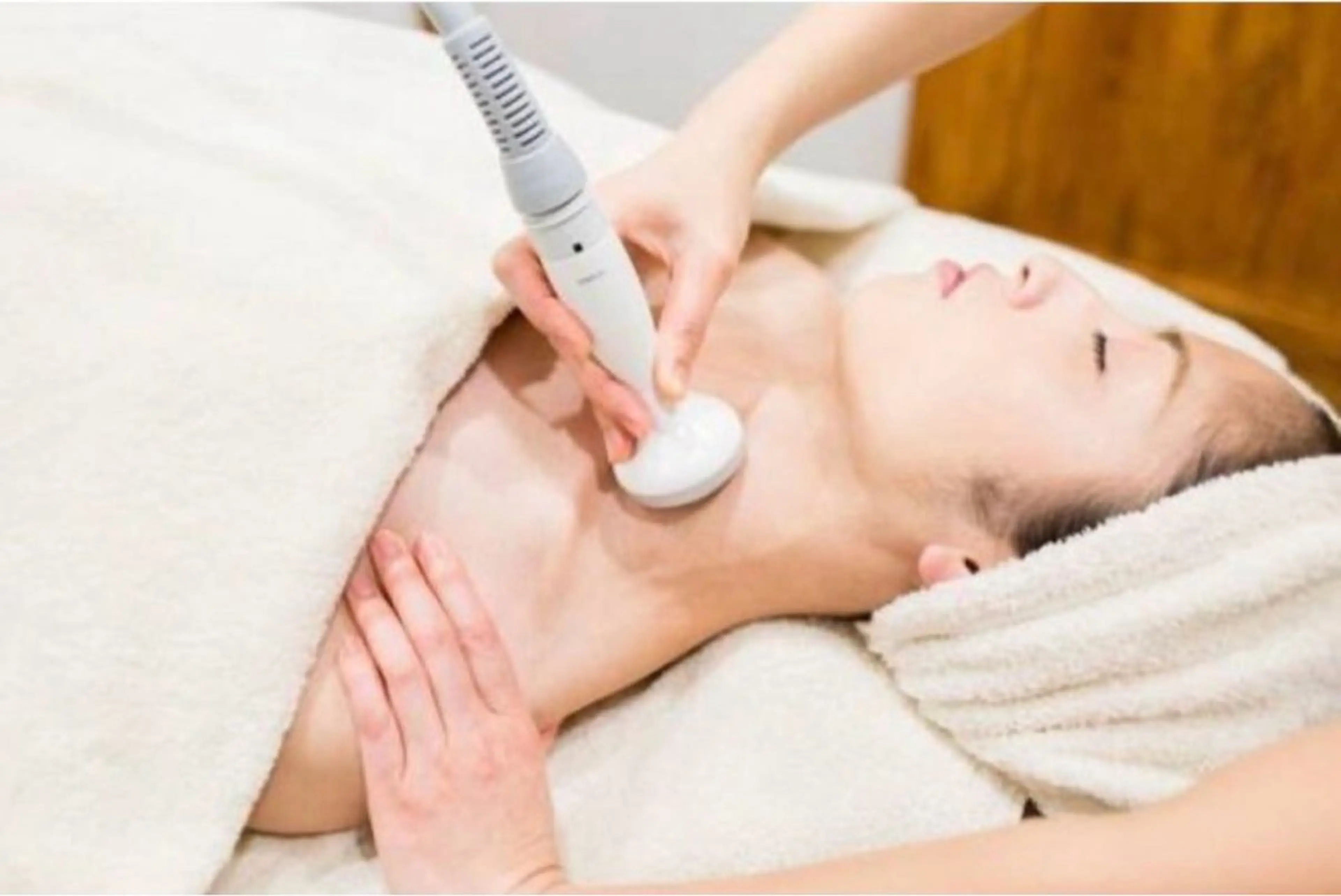 ふんわりリフトフェイシャル【デコルテ付き】の写真