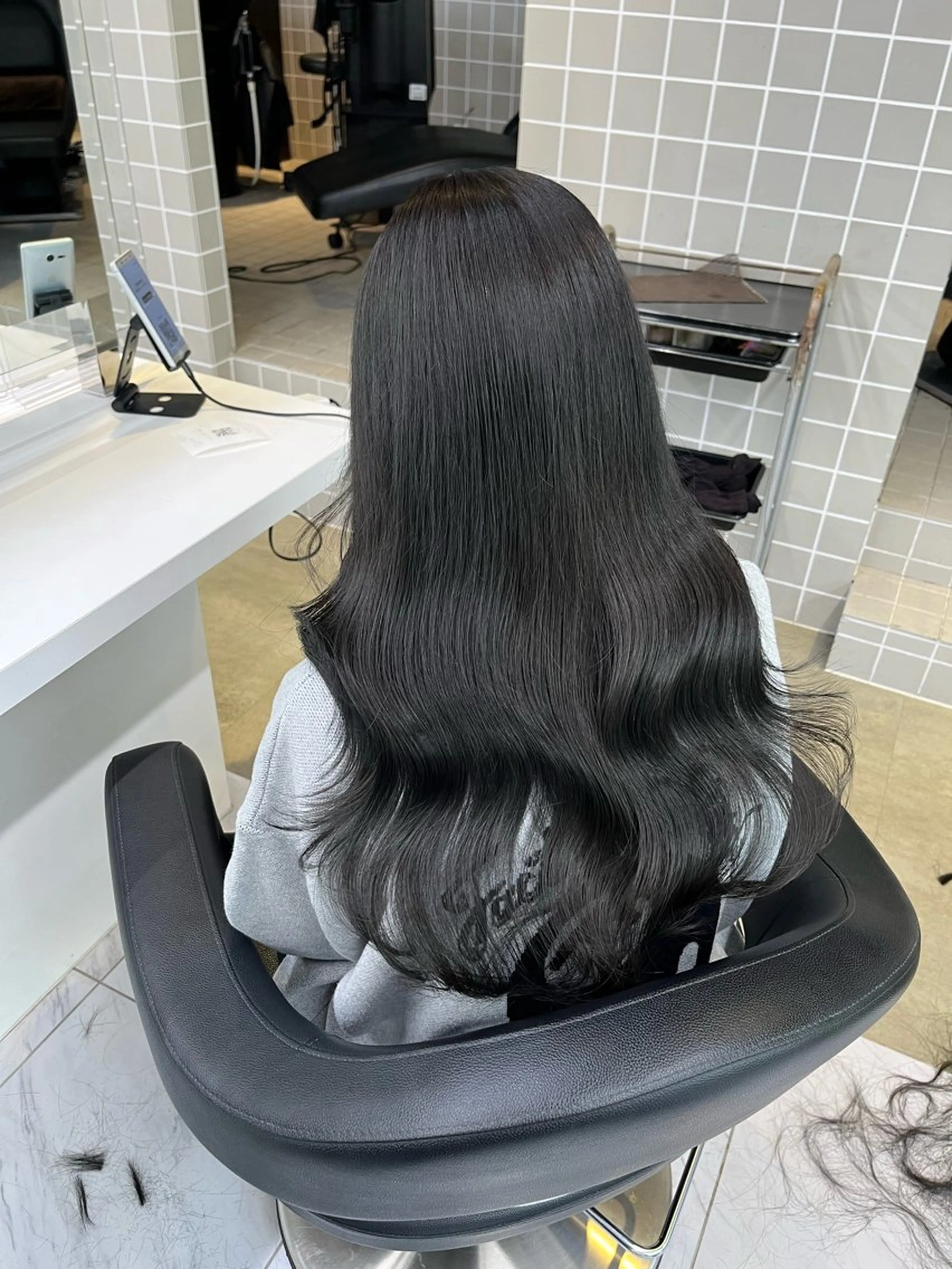 ロング 寒色＆ブリーチ特化 寒色MiOのヘアスタイル