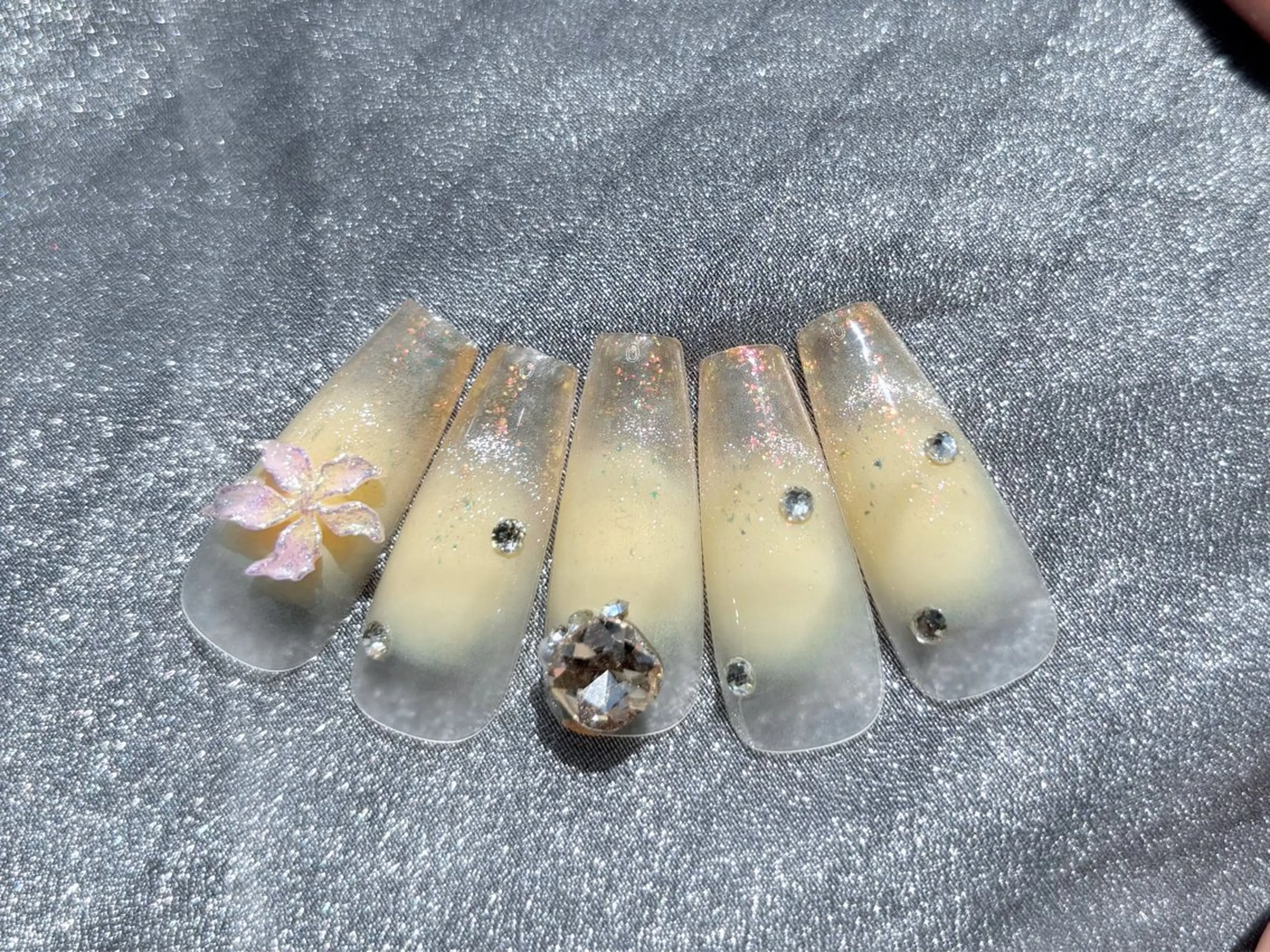 ネイル ハンドネイル H3 Nail Tsuki🦋💙のネイルデザイン