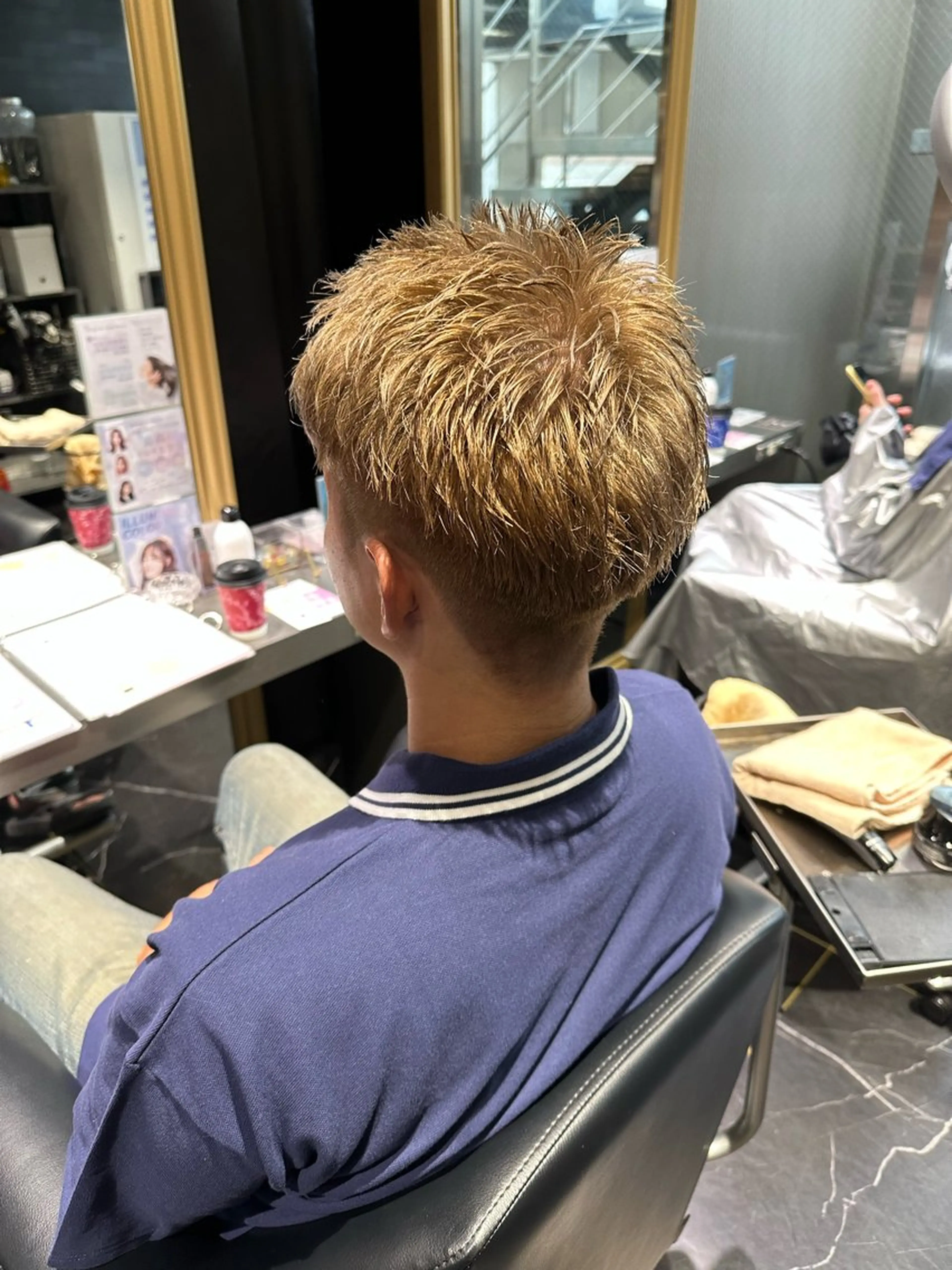 カラー メンズ メンズブリーチ メンズハイトーン 学生（メンズ向け） ブリーチ ダブルカラー カット ヘアカラー 佐々木やすは/ レディースモデル募集のヘアスタイル