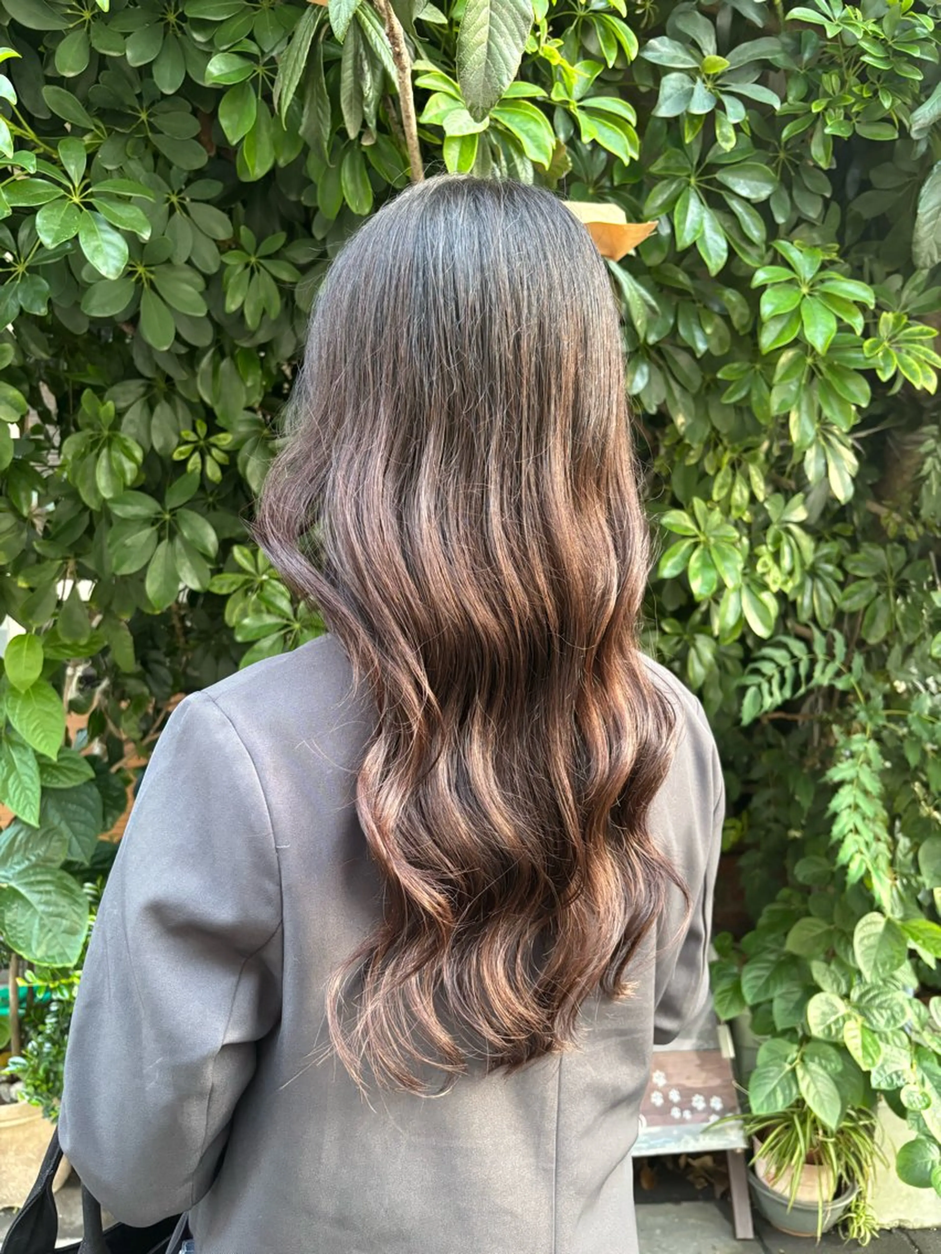 ロング カラー 浦川 麗美のヘアスタイル