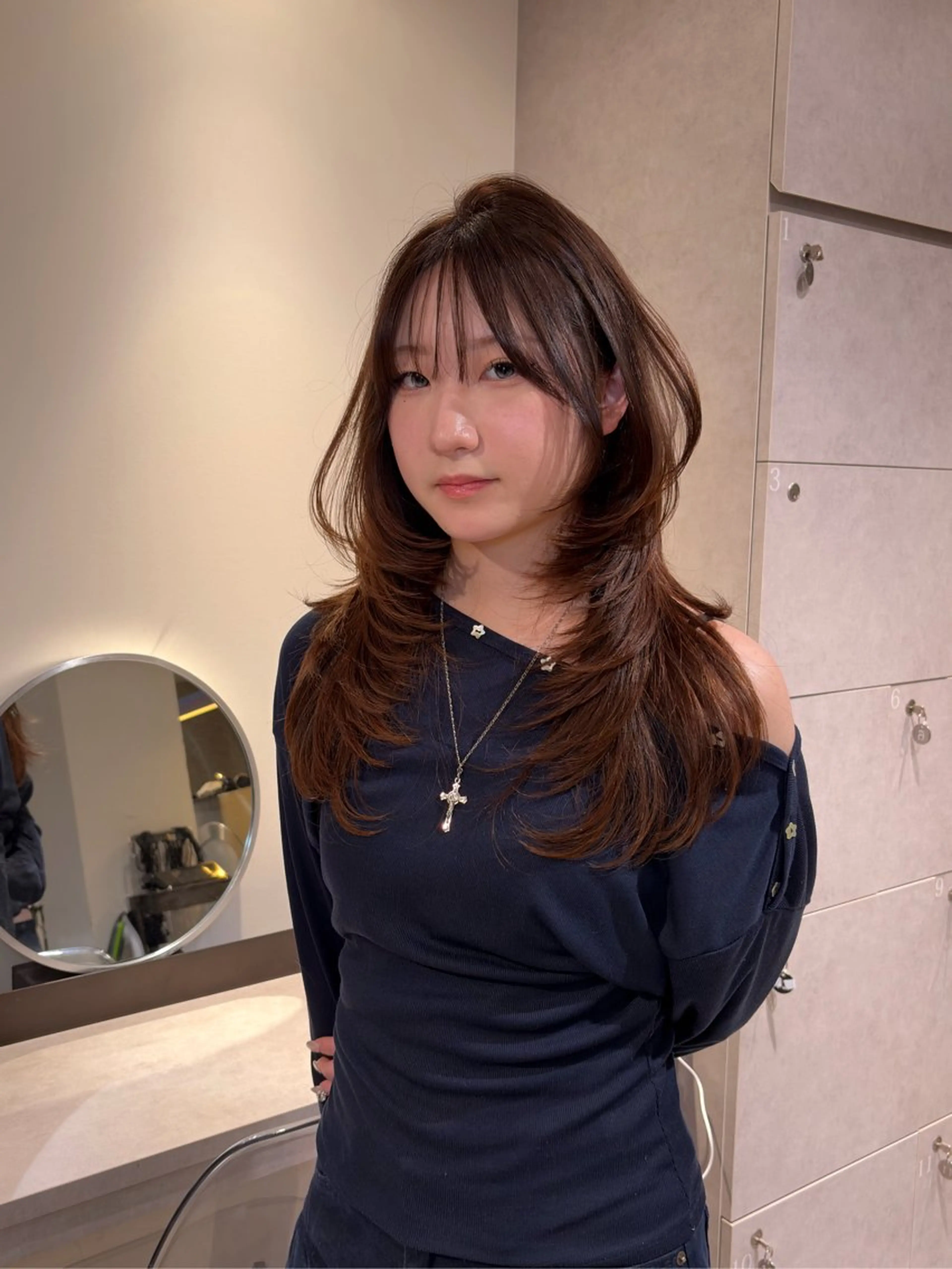 ロング 顔まわりレイヤー 顔周りカット レイヤーカット 吉村 駿佑のヘアスタイル