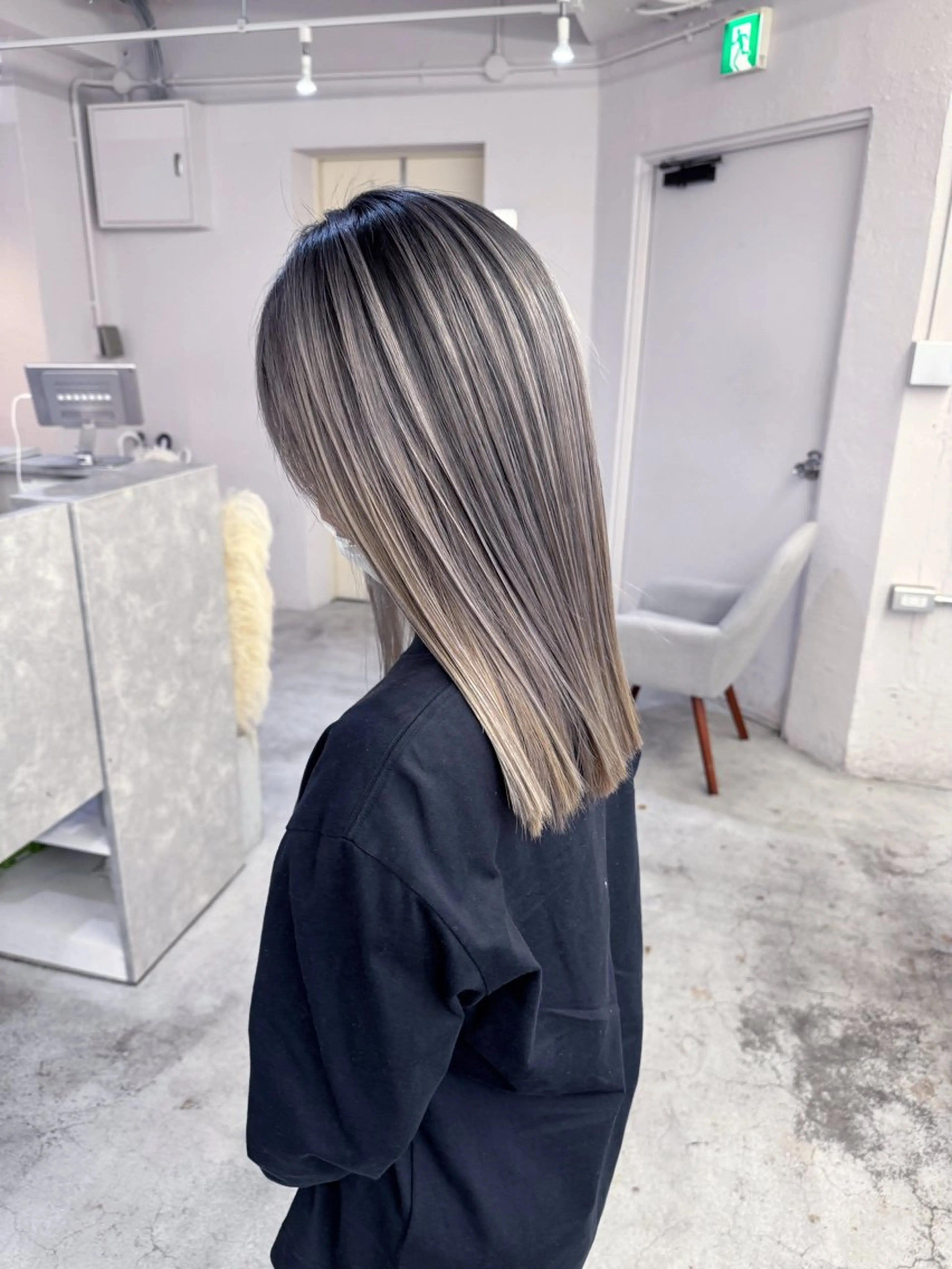 セミロング 外国人風カラー レイヤーカット ヘアカラー ブリーチ/ゆうと /バレイヤージュのヘアスタイル