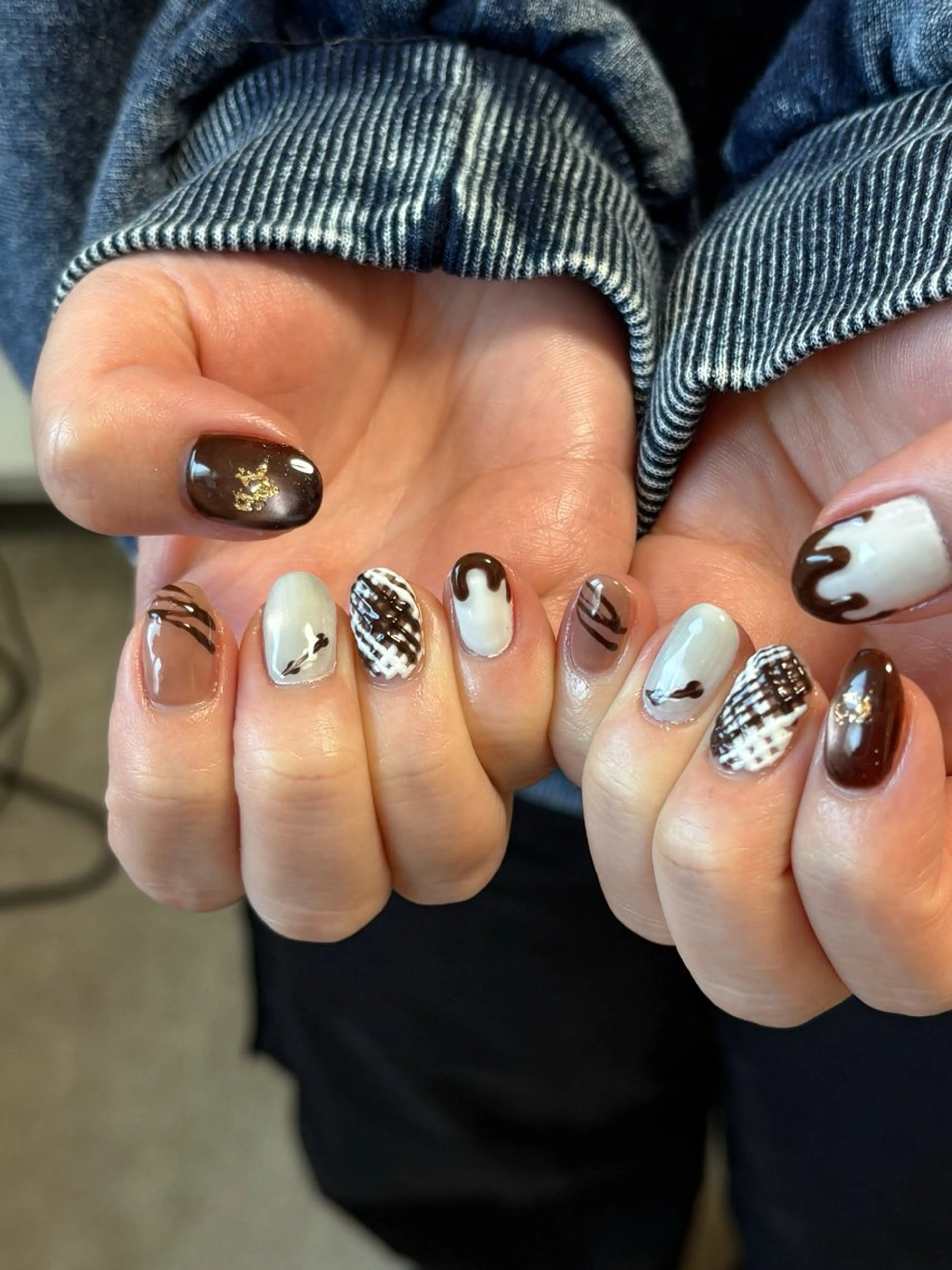 ネイル ブラウン キラキラネイル ニュアンスネイル オフィスネイル ワンカラーネイル ハンドネイル tamu nail 　金町のネイルデザイン