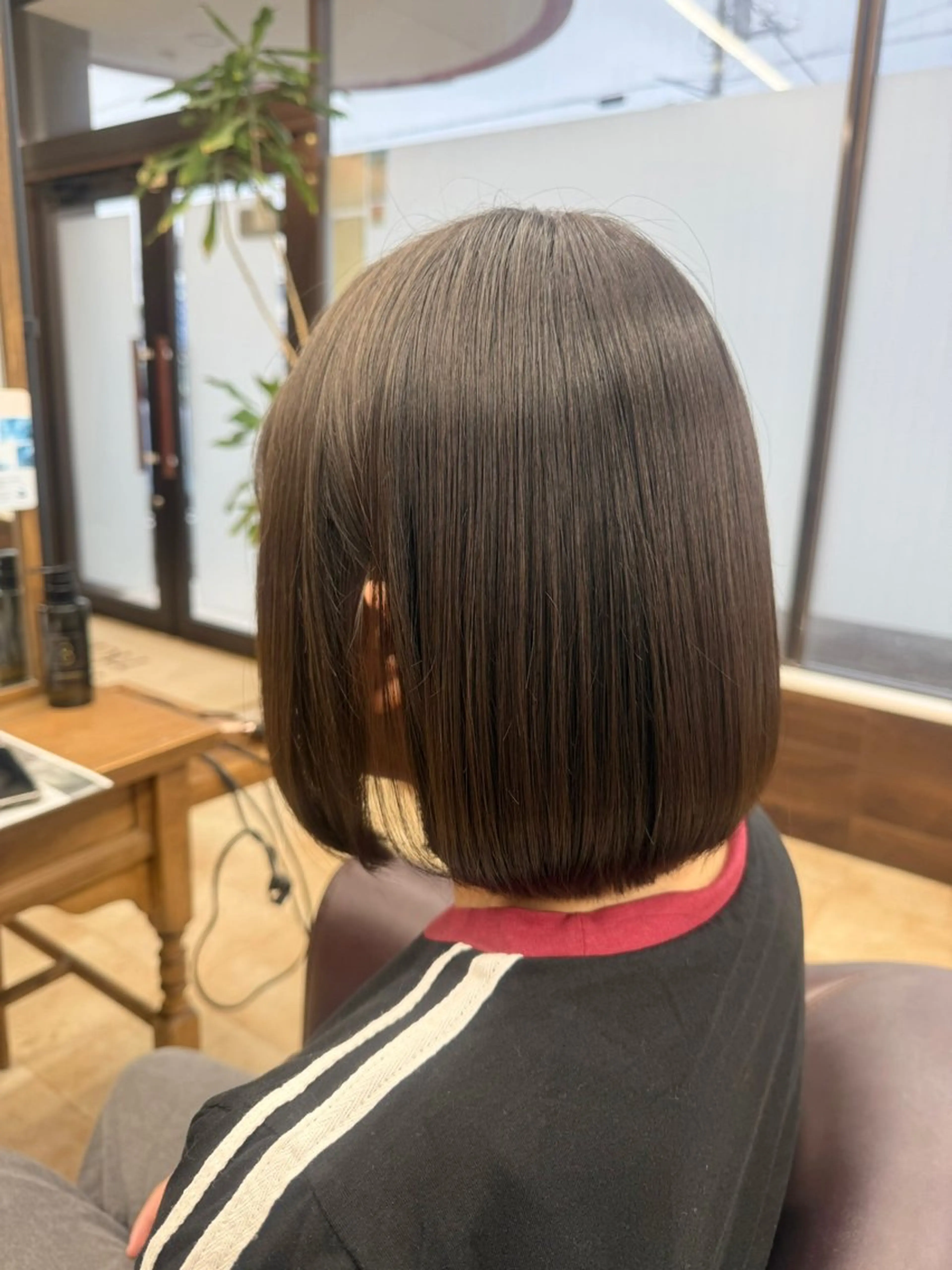 ショート ワンレンボブ ボブ 額田 汐莉のヘアスタイル