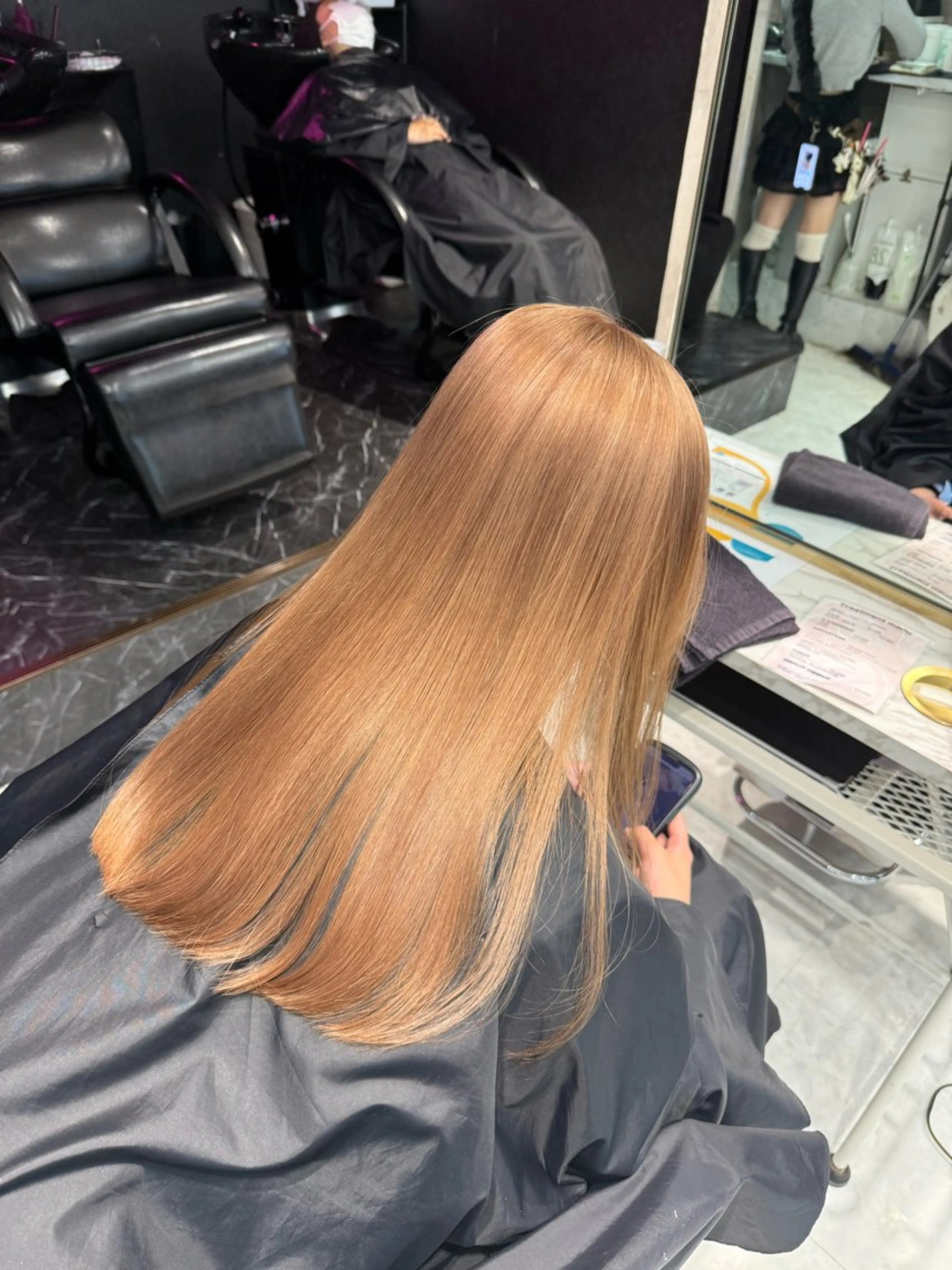 ミディアム カラー ベージュカラー ブリーチ ブロンド ピンクカラー ヘアカラー ハイトーン特化/ 複雑履歴修正/拓真のヘアスタイル