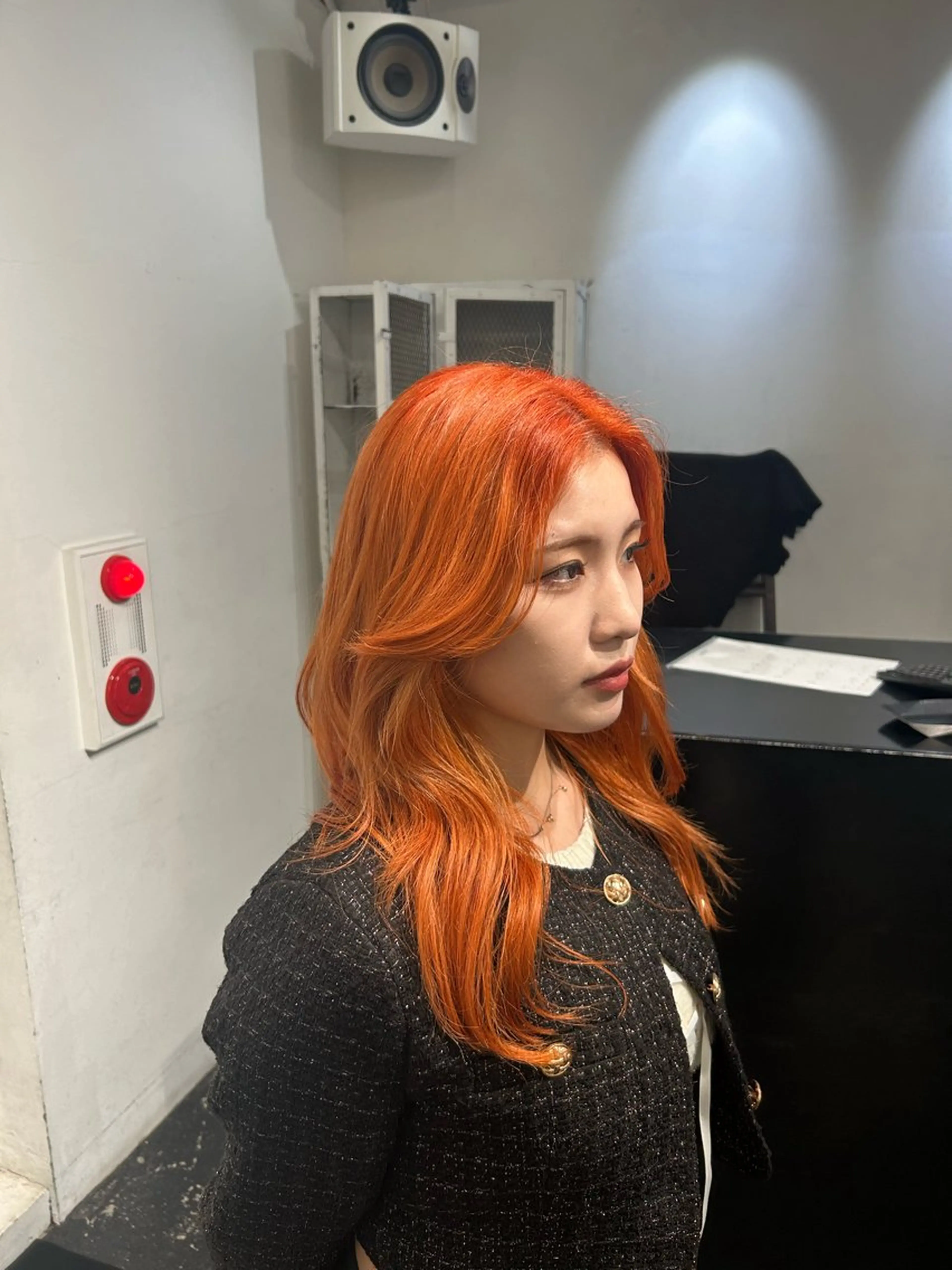 カラー オレンジ ケアブリーチ/原宿/ MOENOのヘアスタイル