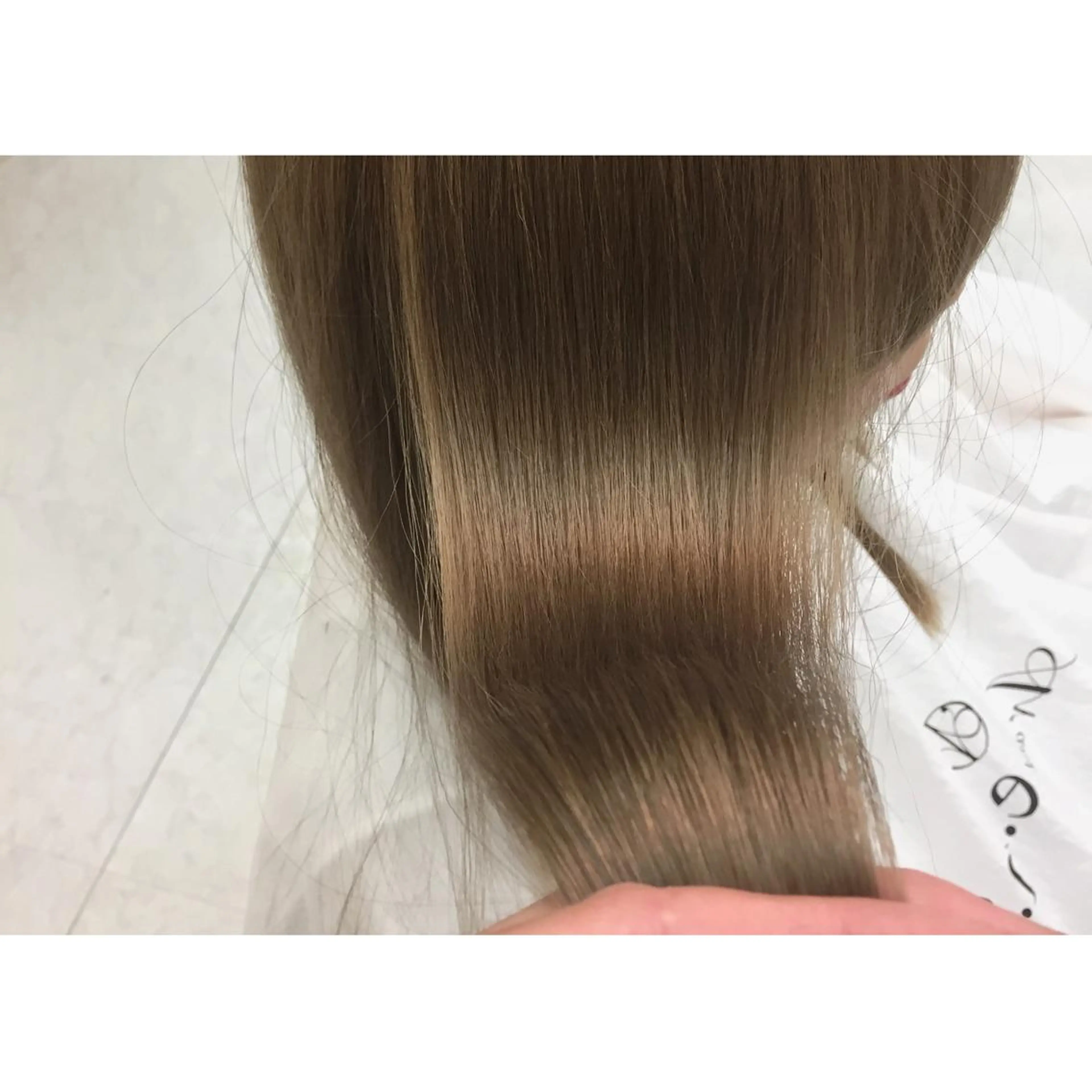 ミディアム 加藤 利基のヘアスタイル