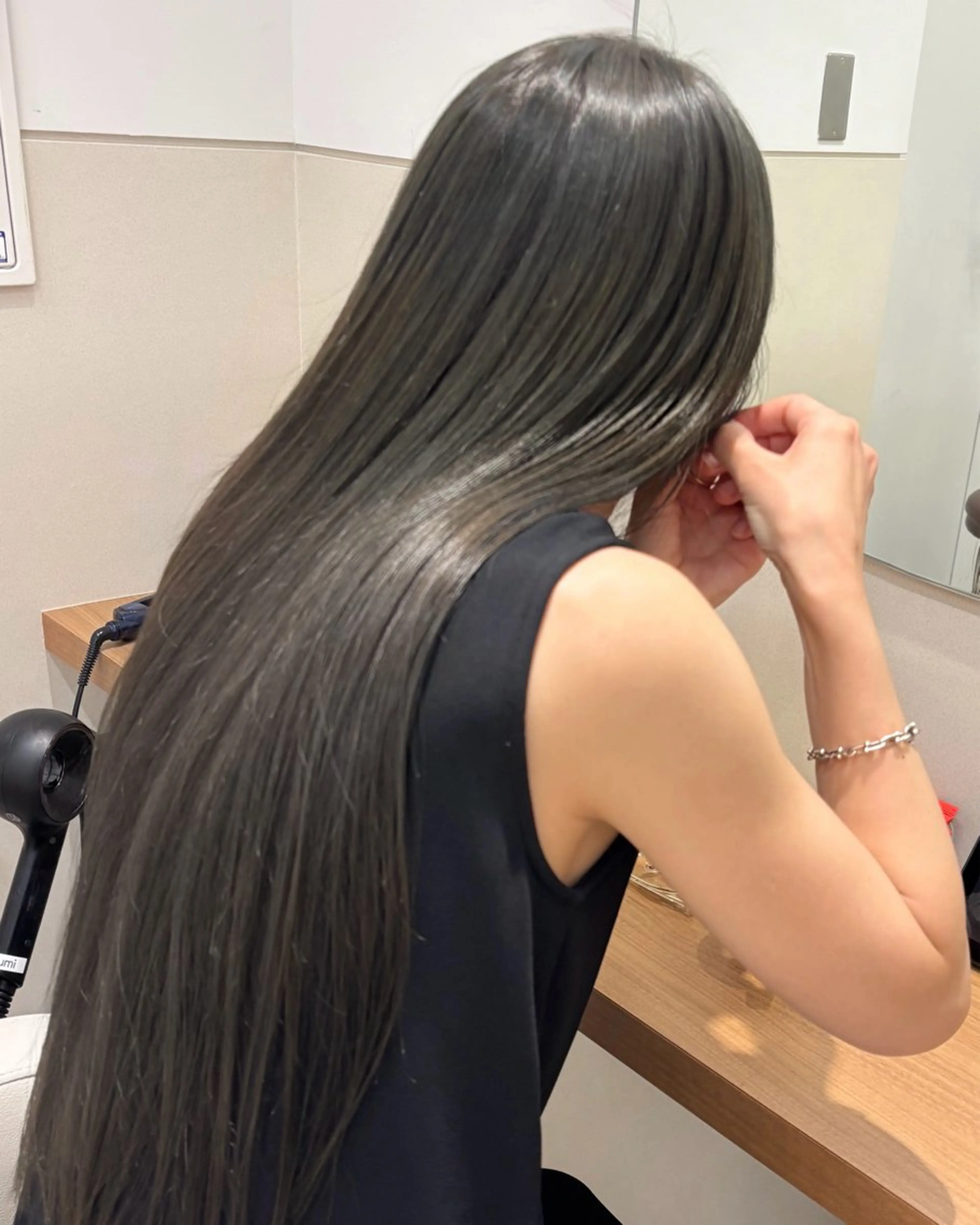 ロング カラー オリーブカラー カット ヘアカラー トリートメント 透明感color🍃 Kurumiのヘアスタイル