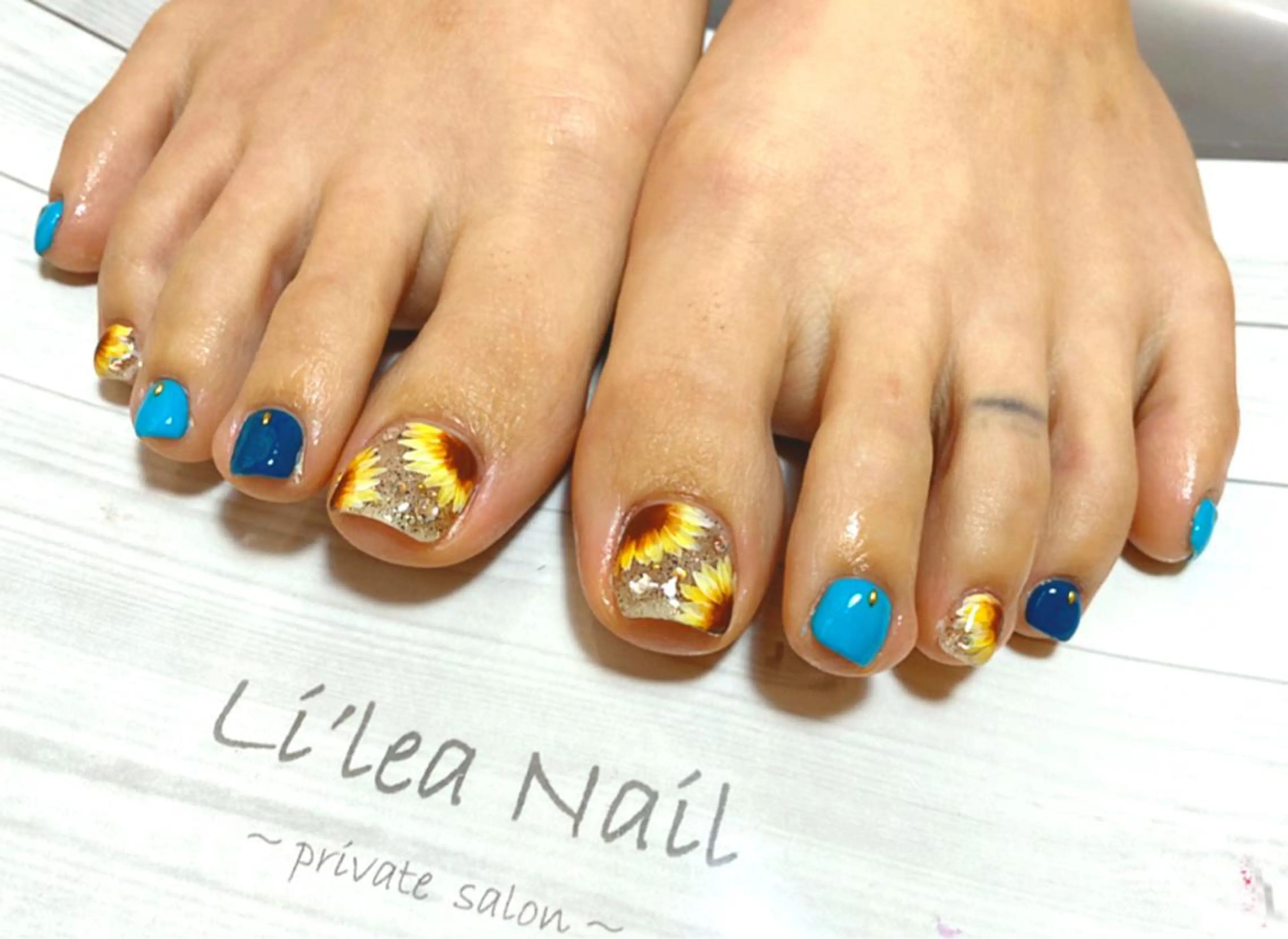 ネイル フットネイル Li'leaNail AINAのネイルデザイン