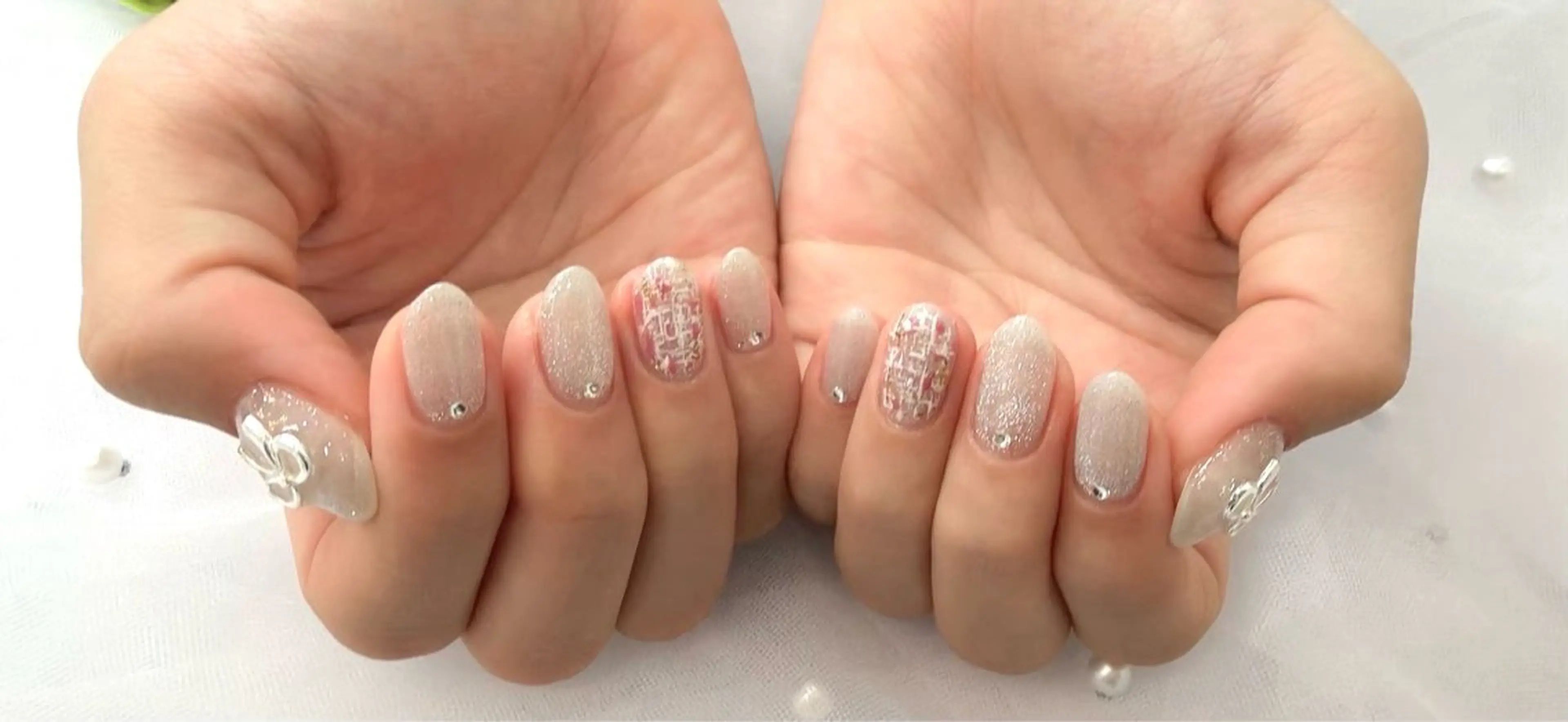 ネイル ラメ(グリッター) オフィスネイル シンプルネイル ツイードネイル ハンドネイル REGINA (レジーナ)所属・REGINA ネイルまつげエステの眉毛・アイブロウイメージ