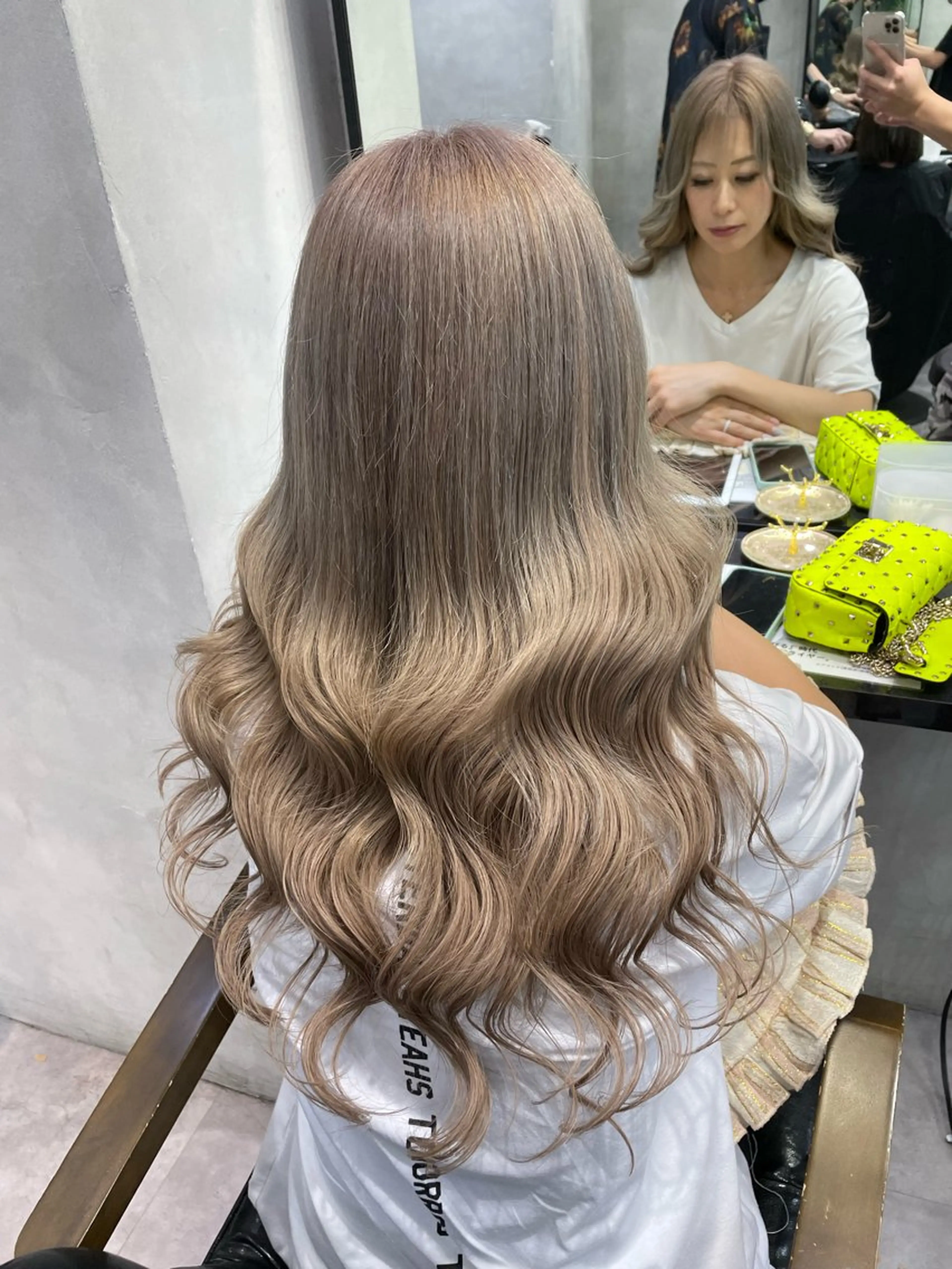 人毛100%【レミーエクステ】60本＋ワンカラー・エクステカット込み✂️の写真