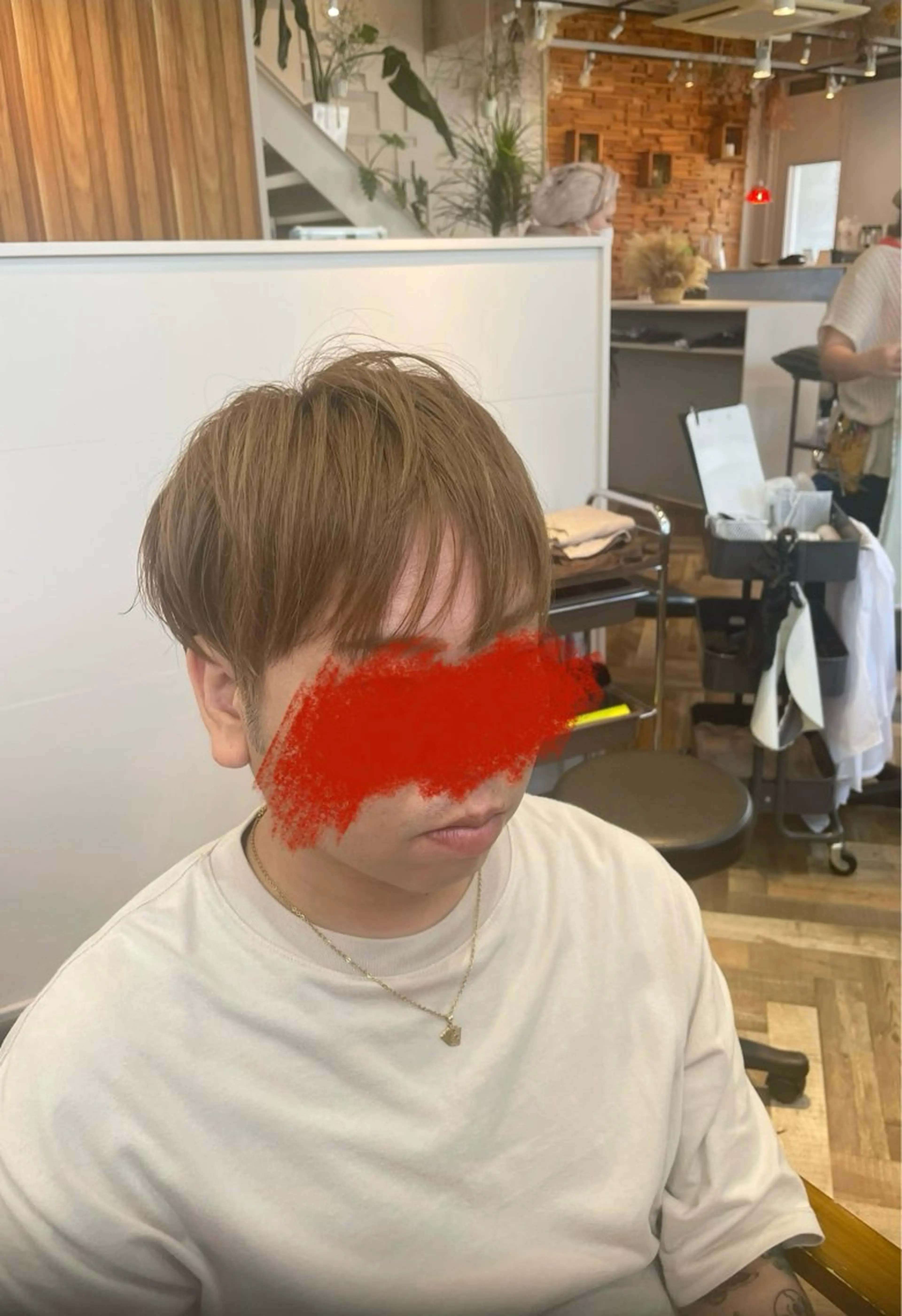 ショート メンズ メンズハイトーン マッシュ ツーブロック maru.所属・照井 由香理のヘアスタイル