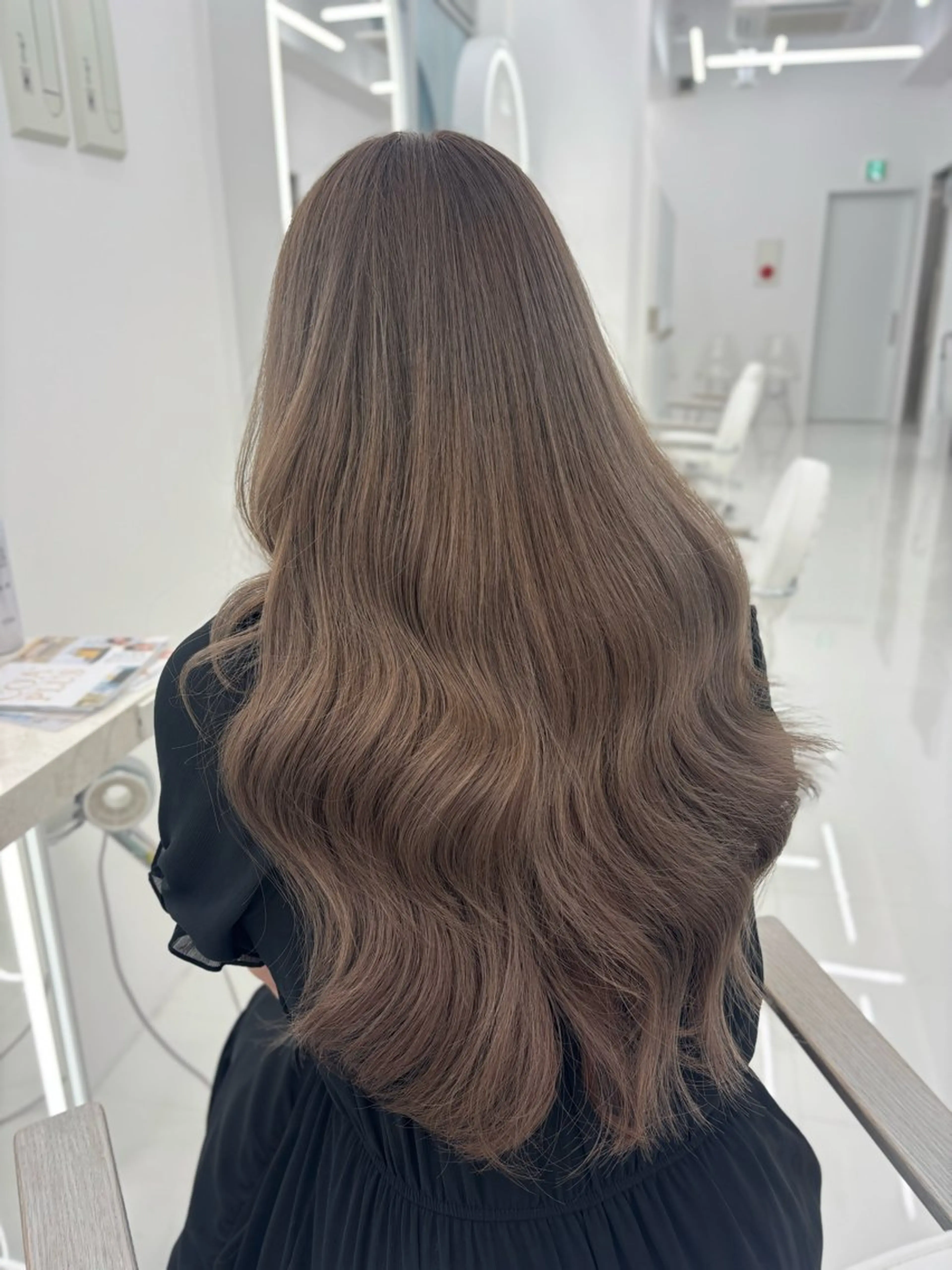 ロング カラー ブリーチ グレージュ ミルクティーグレージュ COAPLUS所属・韓国/レイヤー/ 前髪/Asamiのヘアスタイル