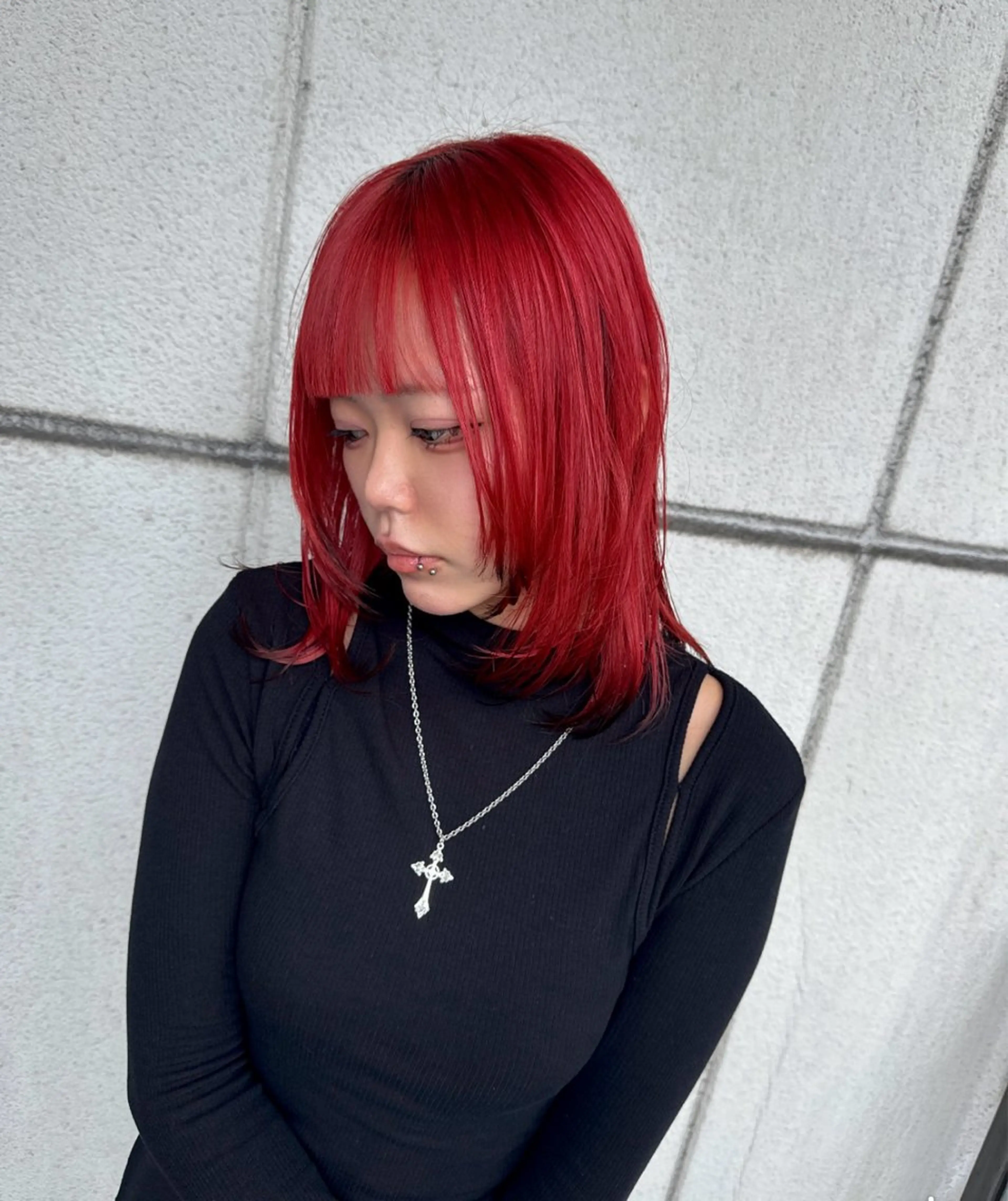 ミディアム カラー 切りっぱなしボブ ボブレイヤー ブリーチ ケアブリーチ イヤリングカラー 【.ico】心斎橋 飛田ゆうきのヘアスタイル