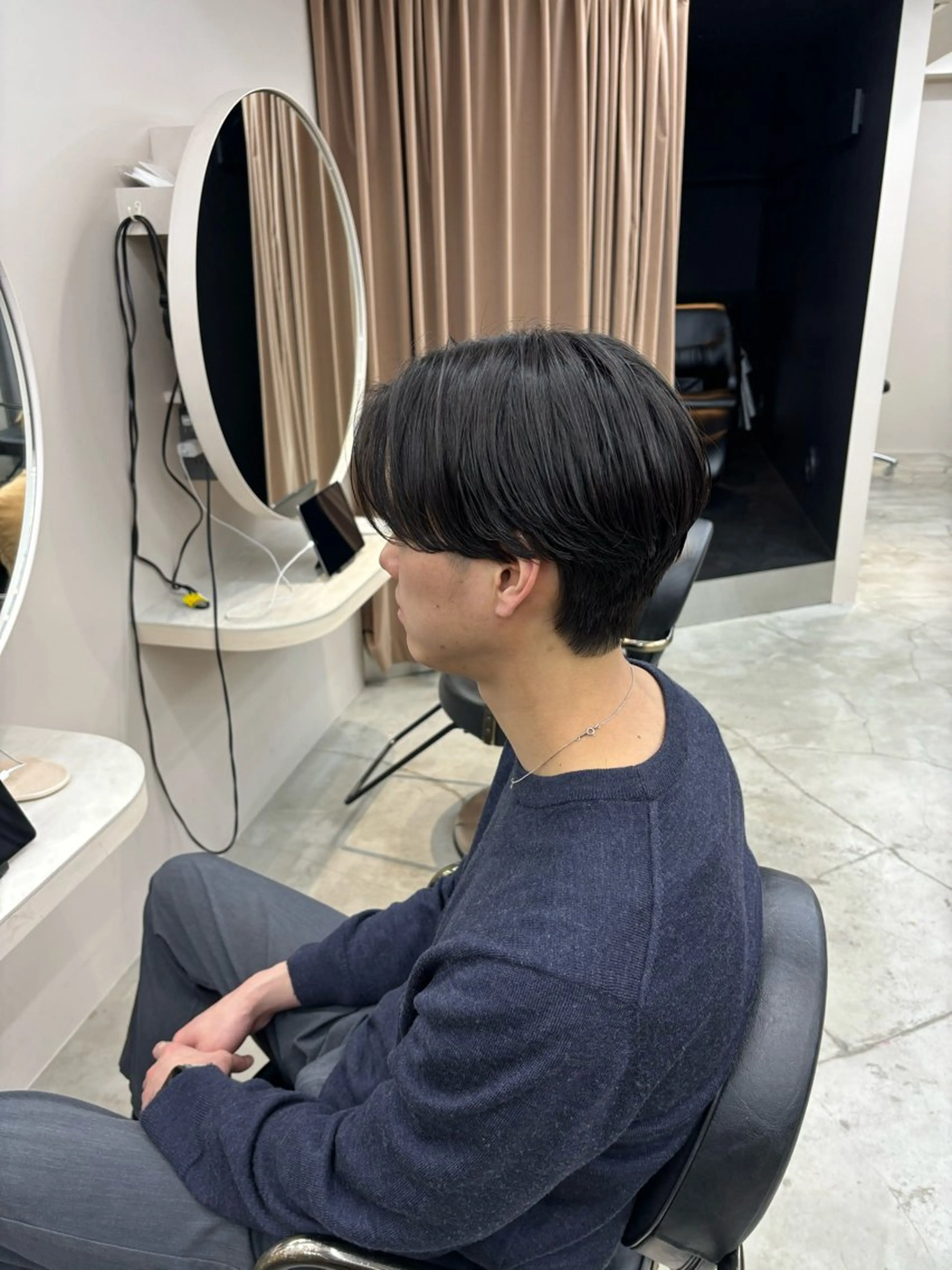 メンズ センターパート 刈り上げ vicca所属・レイヤーカット KAEのヘアスタイル