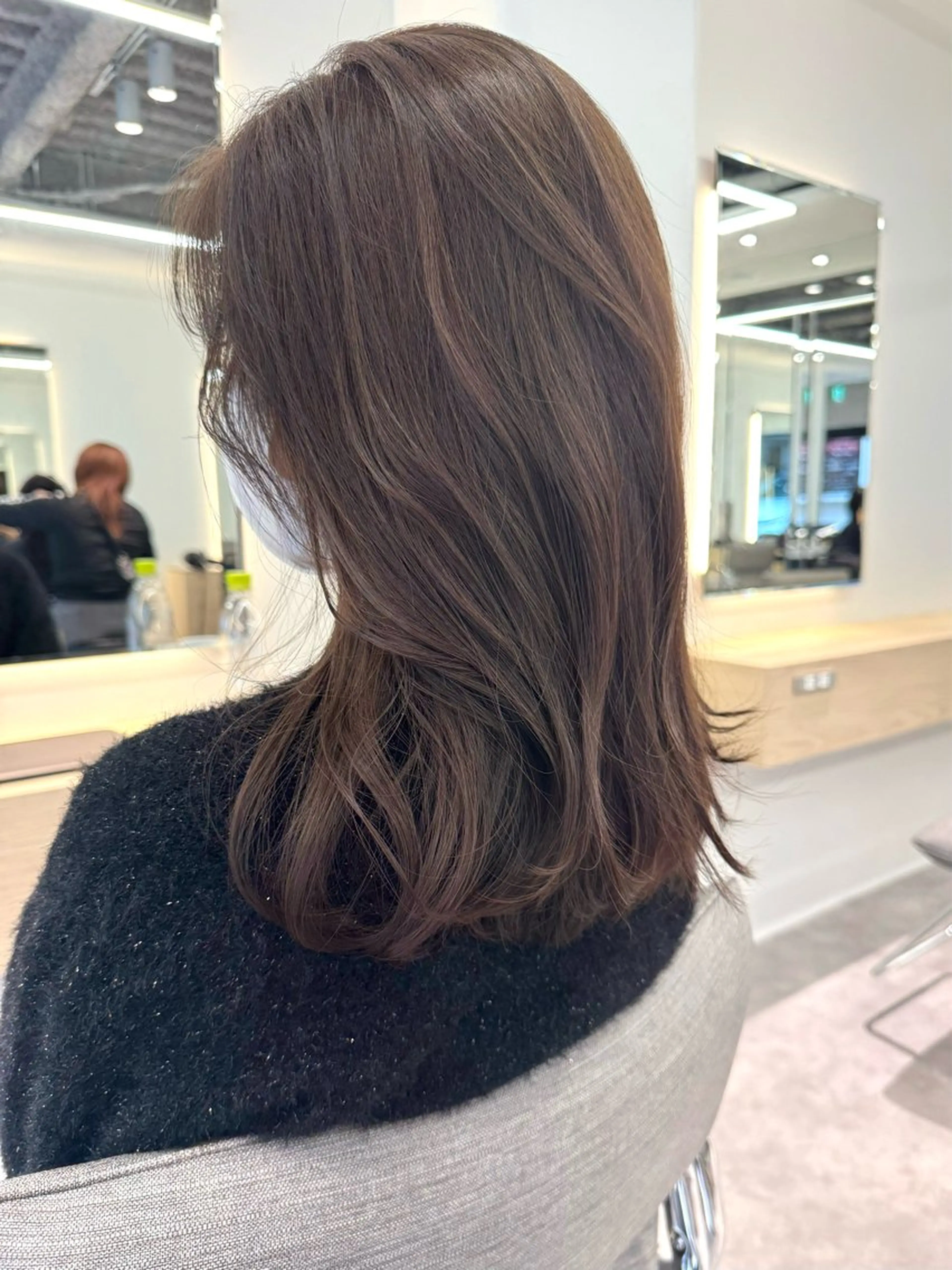 ミディアム lar 立川南口所属・砂岡 里奈のヘアスタイル