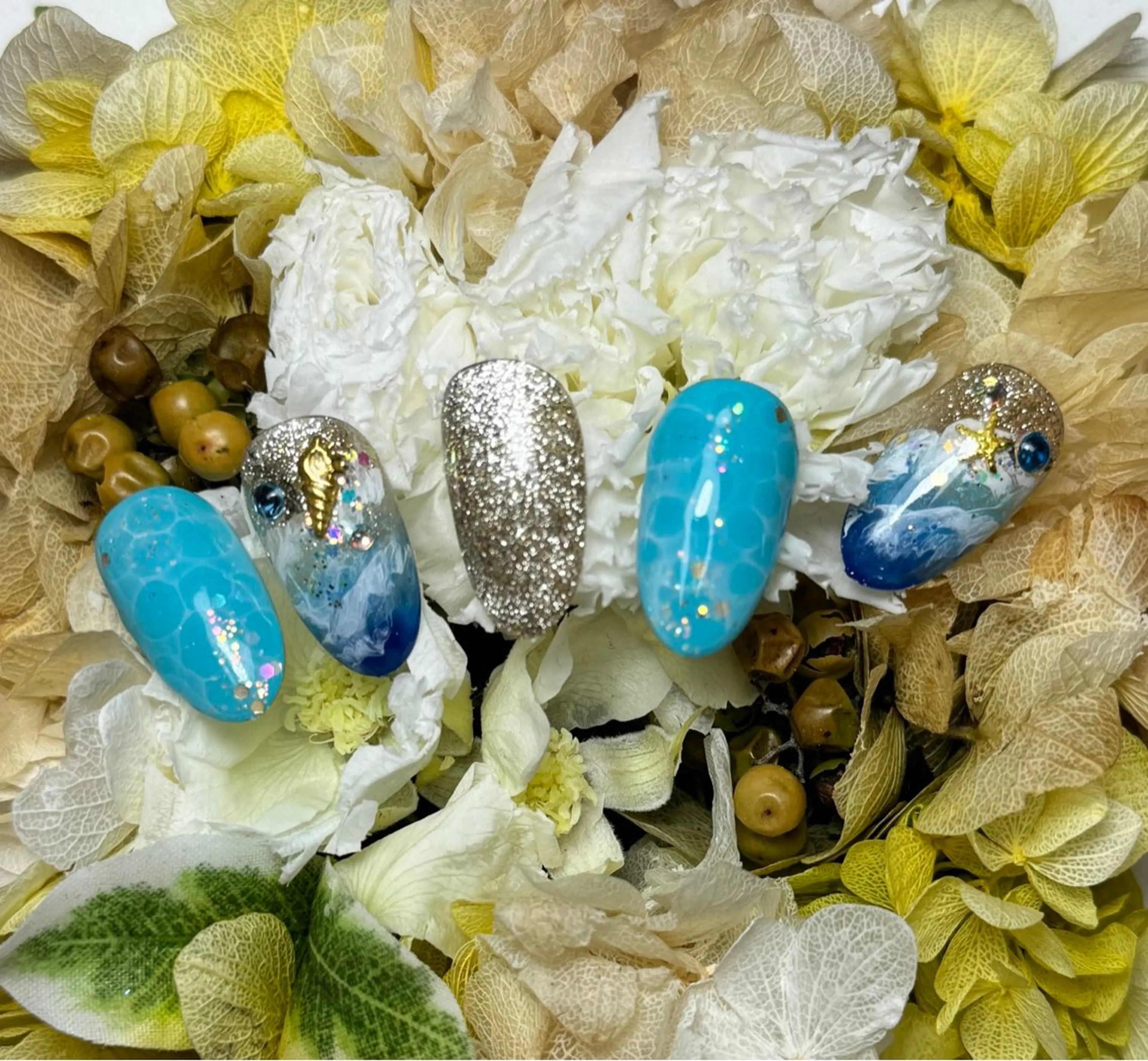 ネイル ハンドネイル AngelChris ビューティーサロンのネイルデザイン