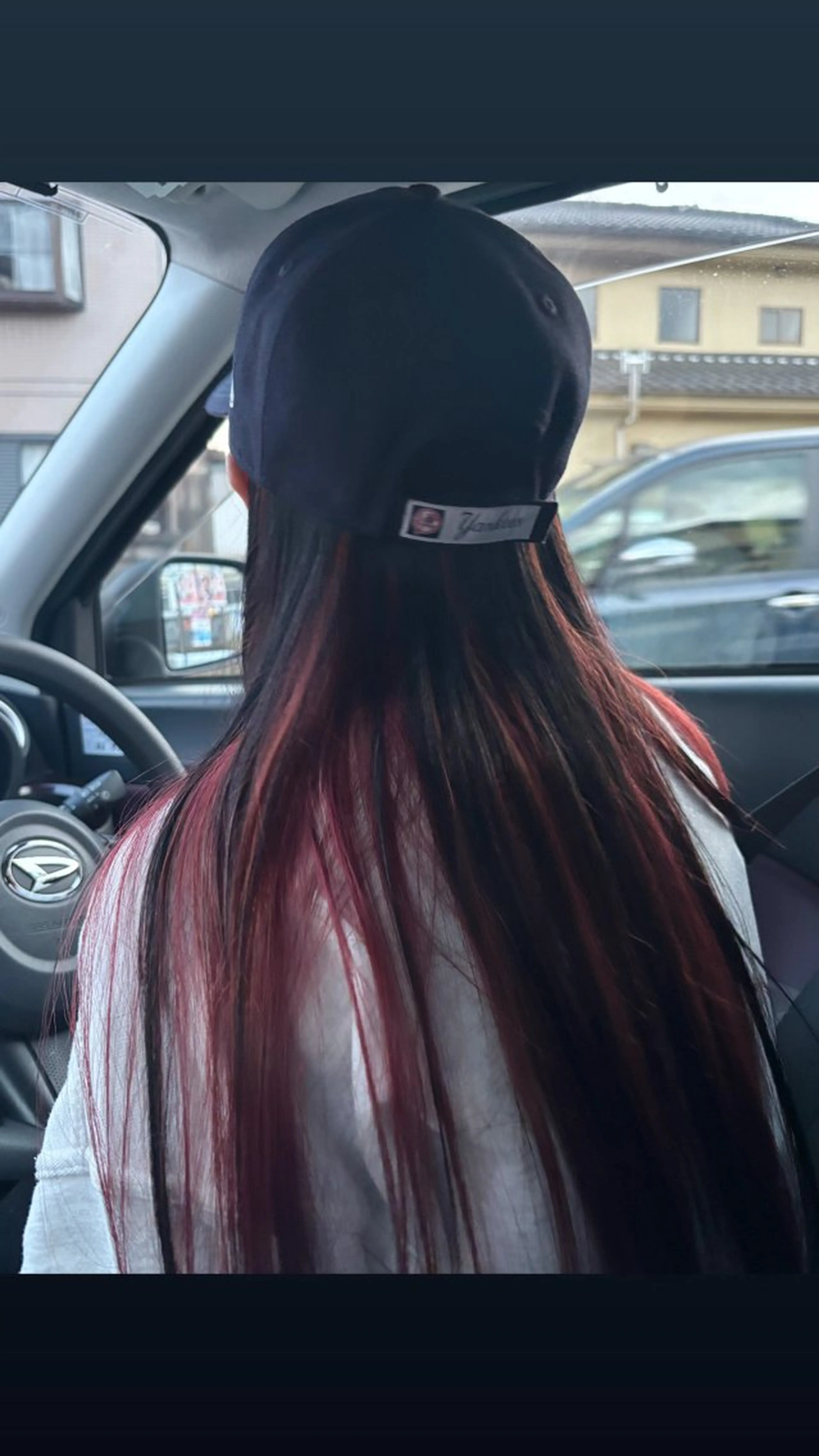 ロング カラー インナーカラー 川口 琴音のヘアスタイル