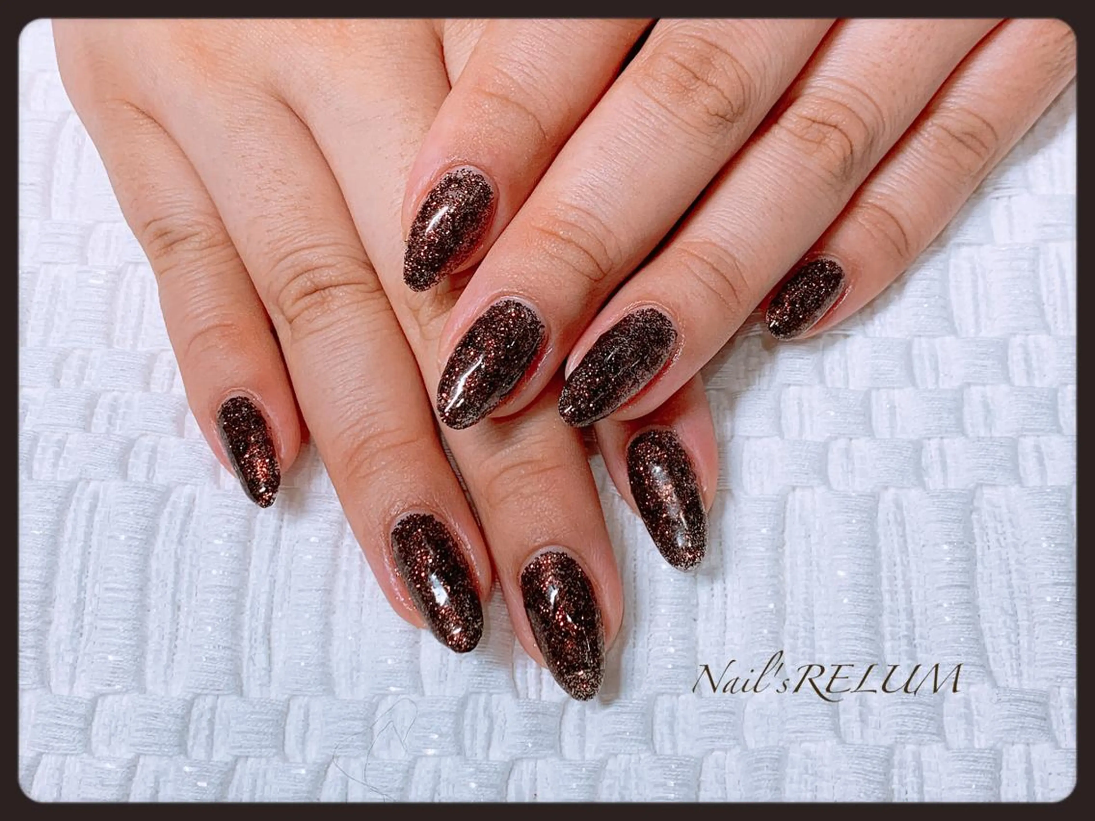 ネイル ブラウン ラメ(グリッター) ハンドネイル THECOLORS所属・近貞 莉奈のネイルデザイン