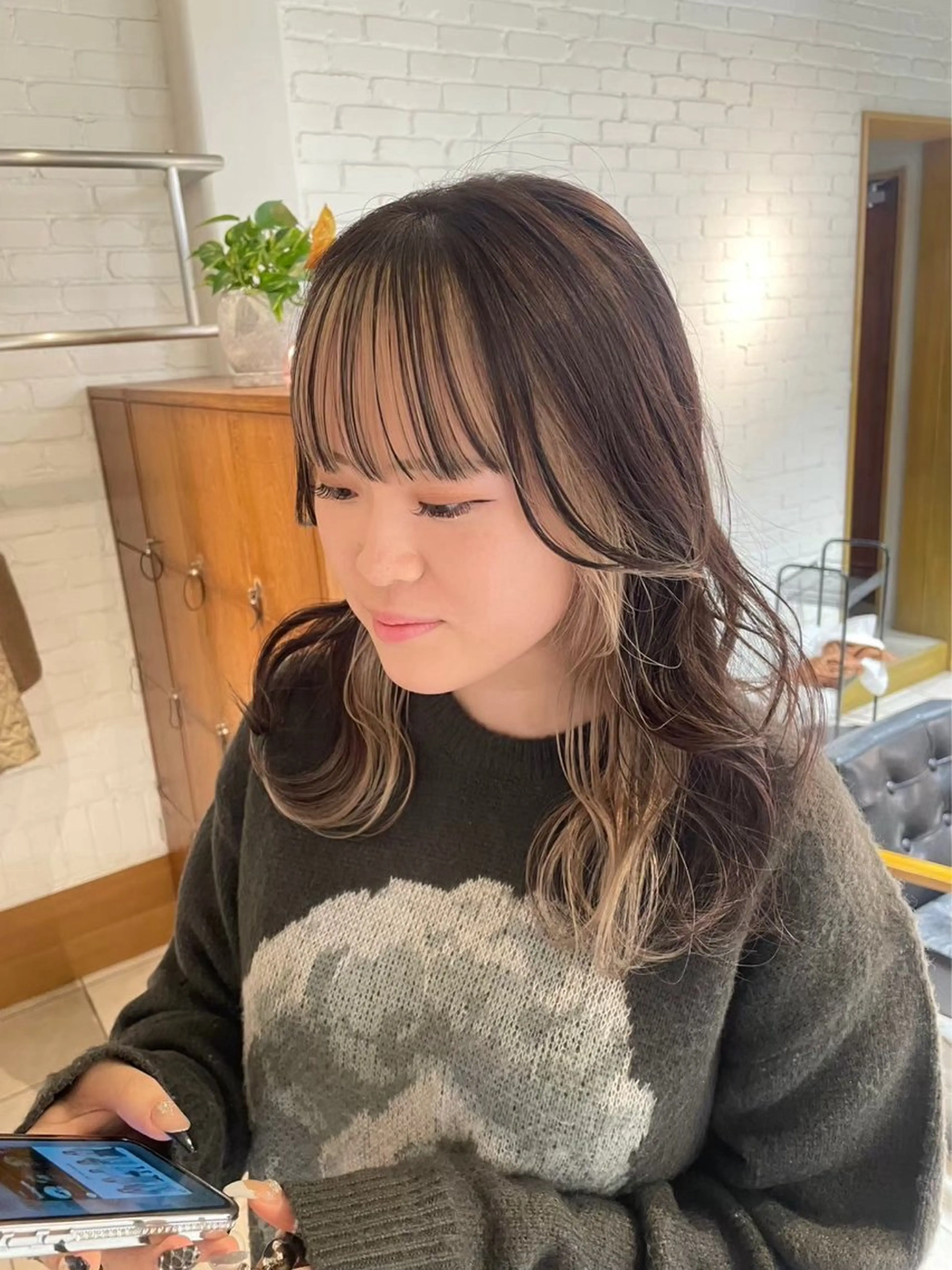 セミロング カラー 💫レイヤーカット 💫ブリーチ💫サキのヘアスタイル