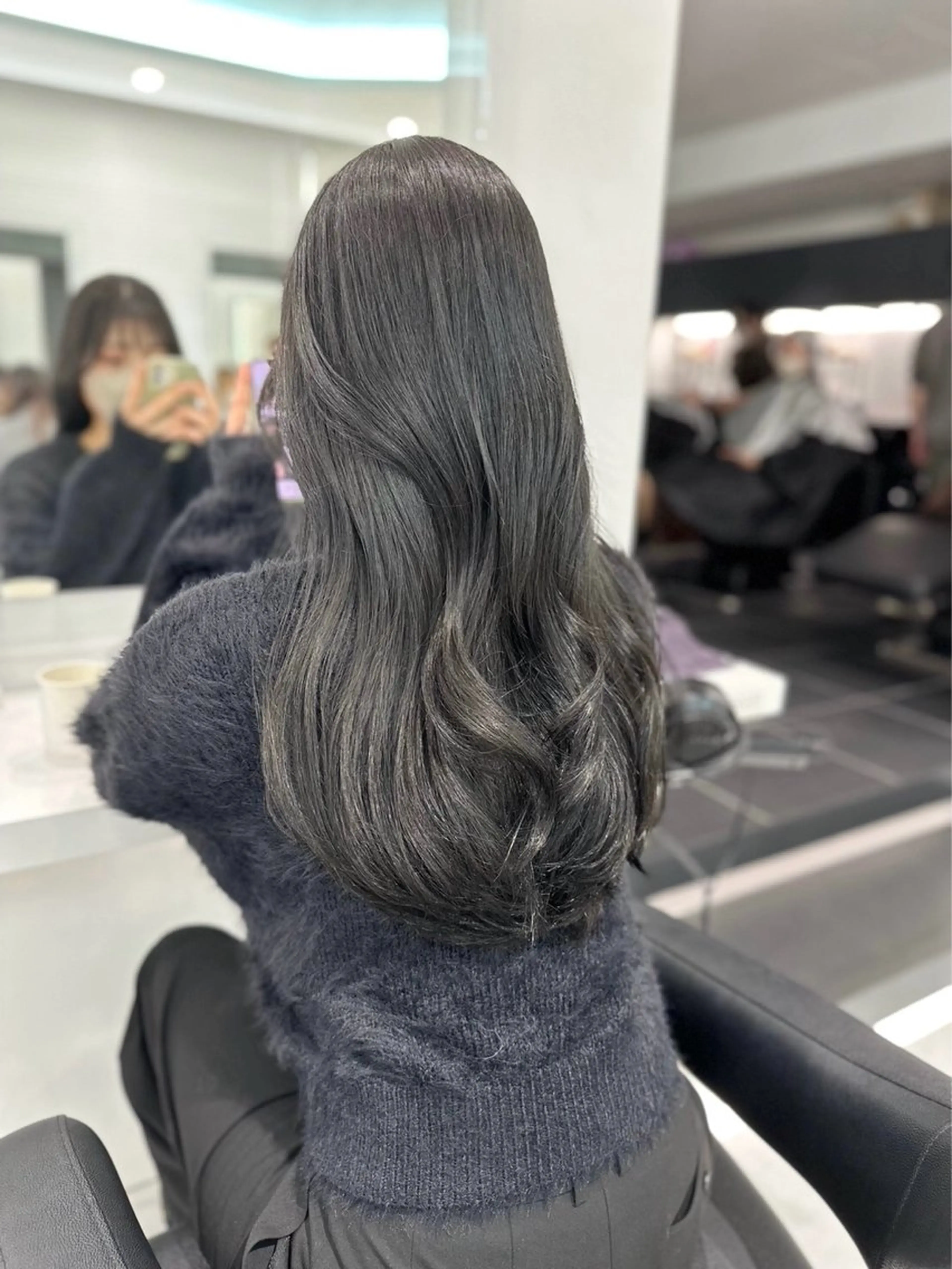 ロング カラー ヘアアレンジ ヘアカラー トリートメント 暗髪うる艶ヘア🫧 yumi🐈‍⬛🪽のヘアスタイル