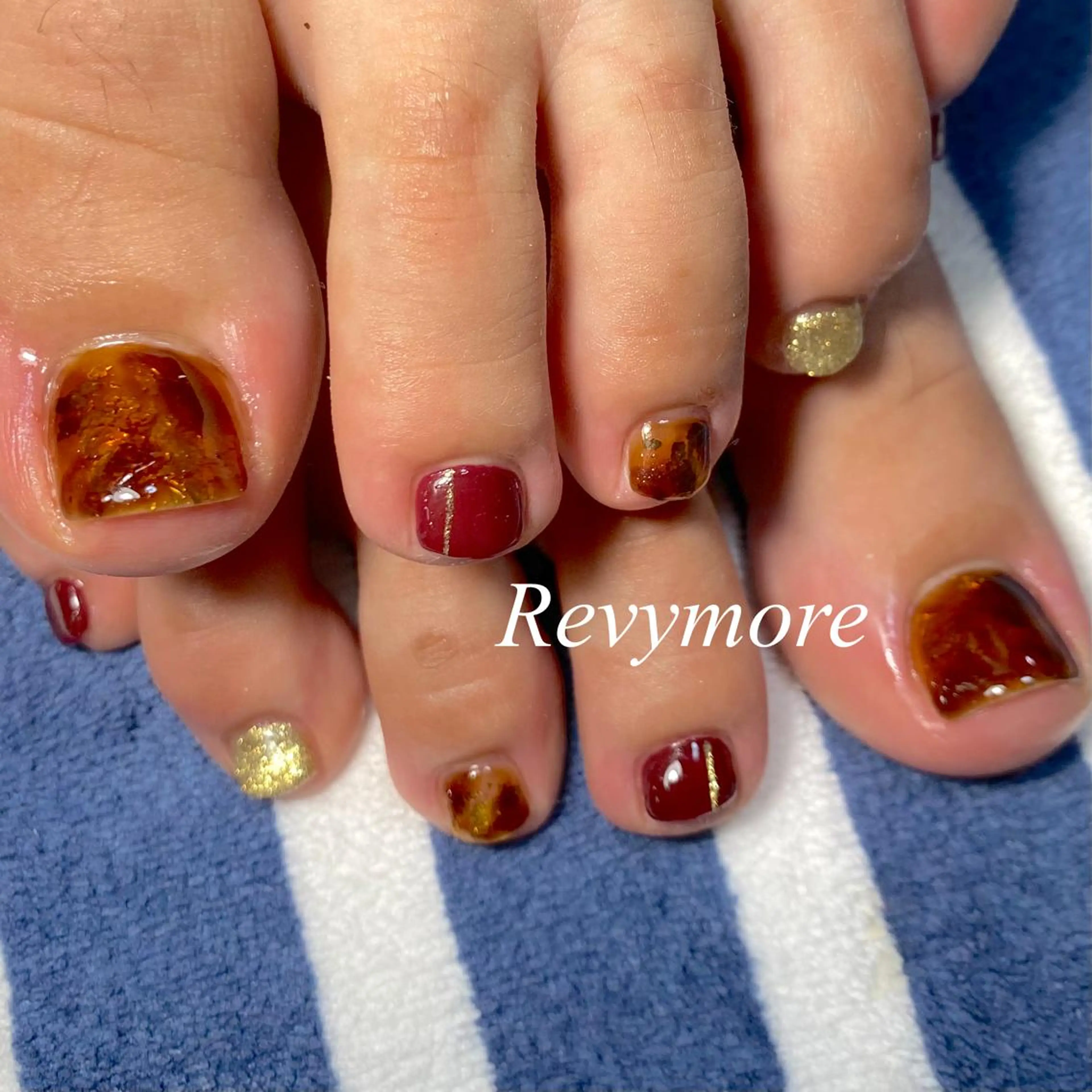 ショート ネイル アートネイル べっ甲ネイル ボルドー ジェルネイル ゴールド nail salon Revymore所属・nail salon Revymoreのネイルデザイン