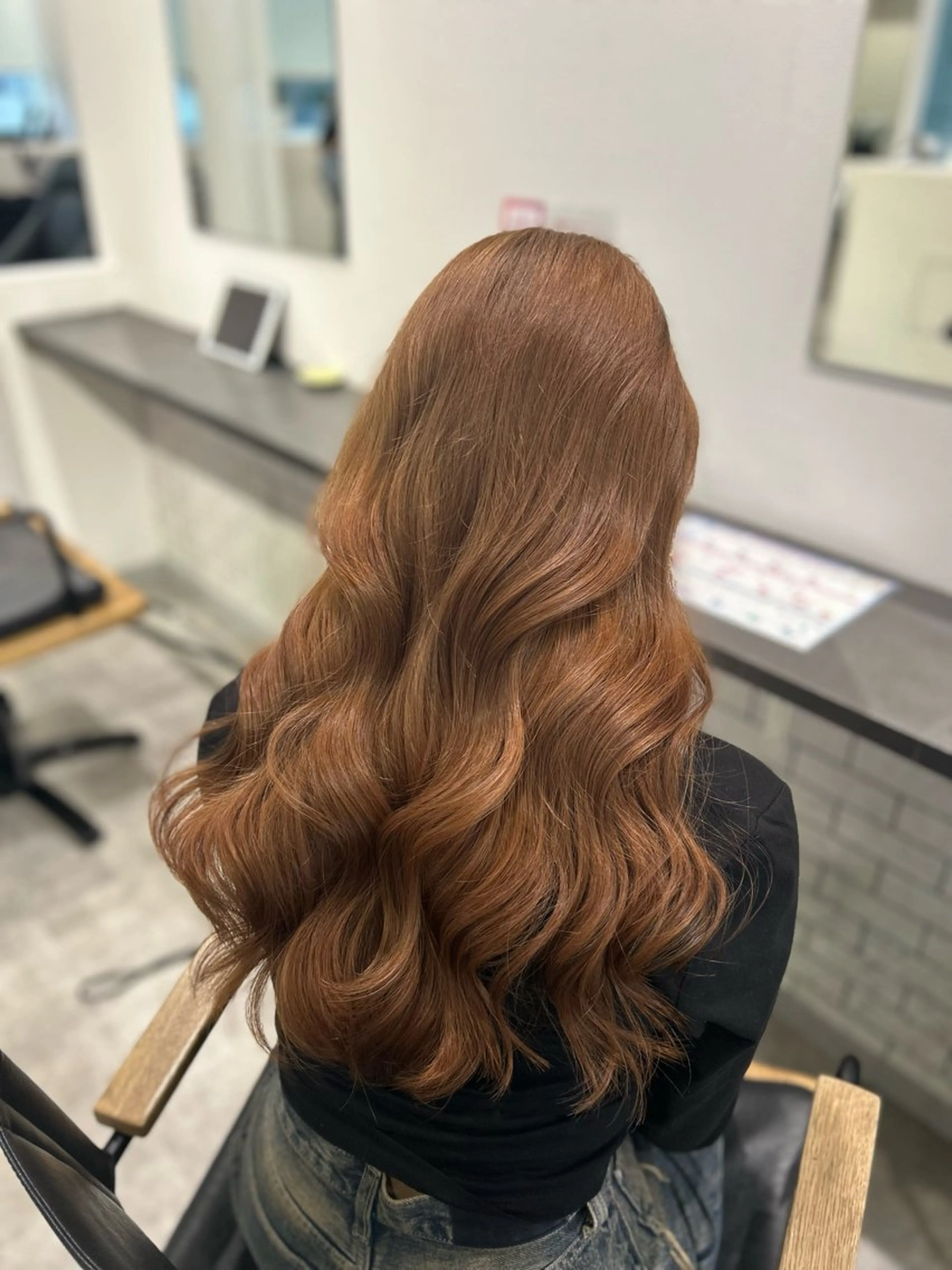 韓国風くびれ巻き髪ヘアセットの写真